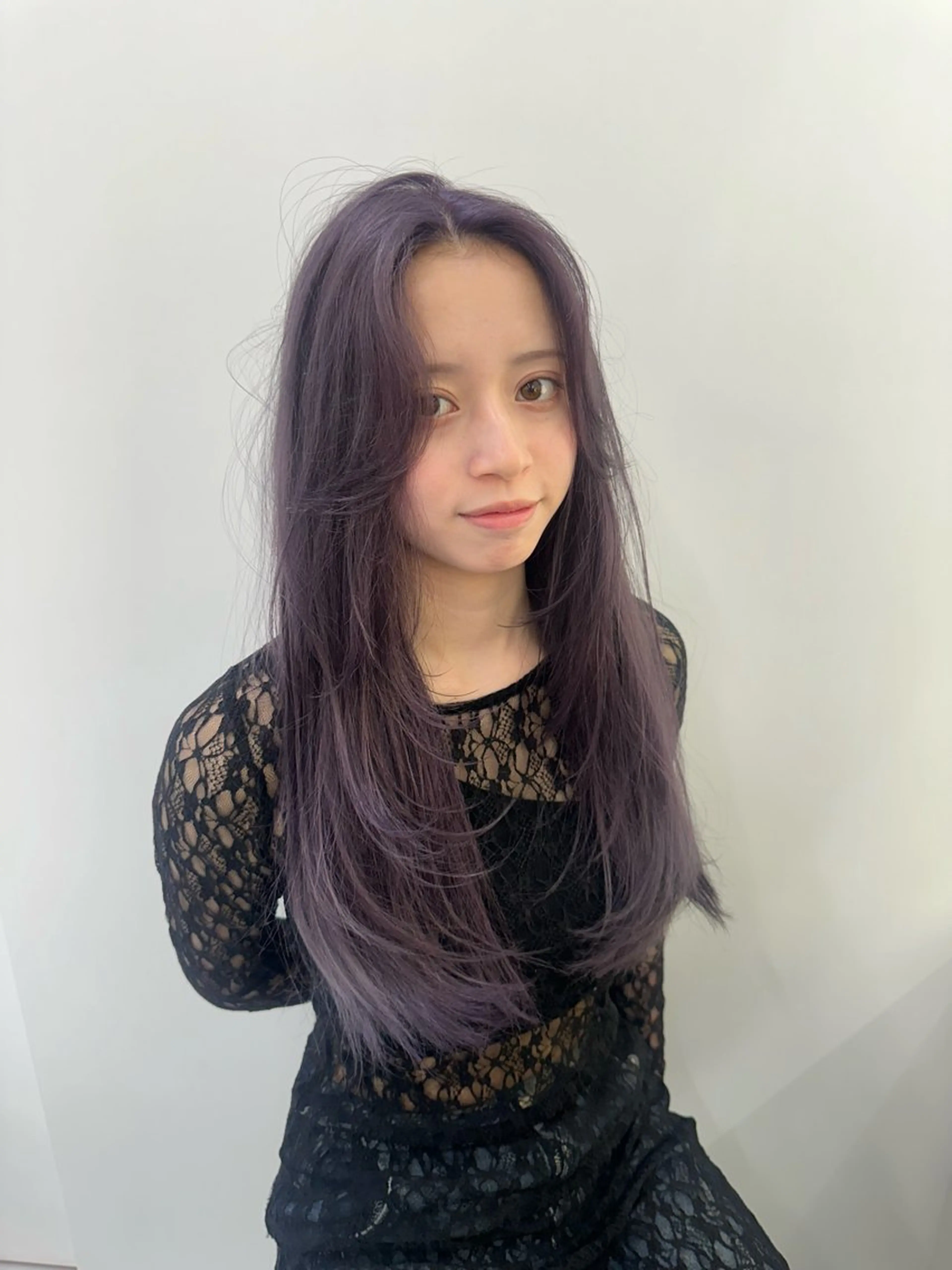 ロング カラー グレージュ ラベンダーカラー ラベンダーグレージュ ラベンダーグレー ヘアカラー トリートメント Hana ハイトーン🕯🩰のヘアスタイル