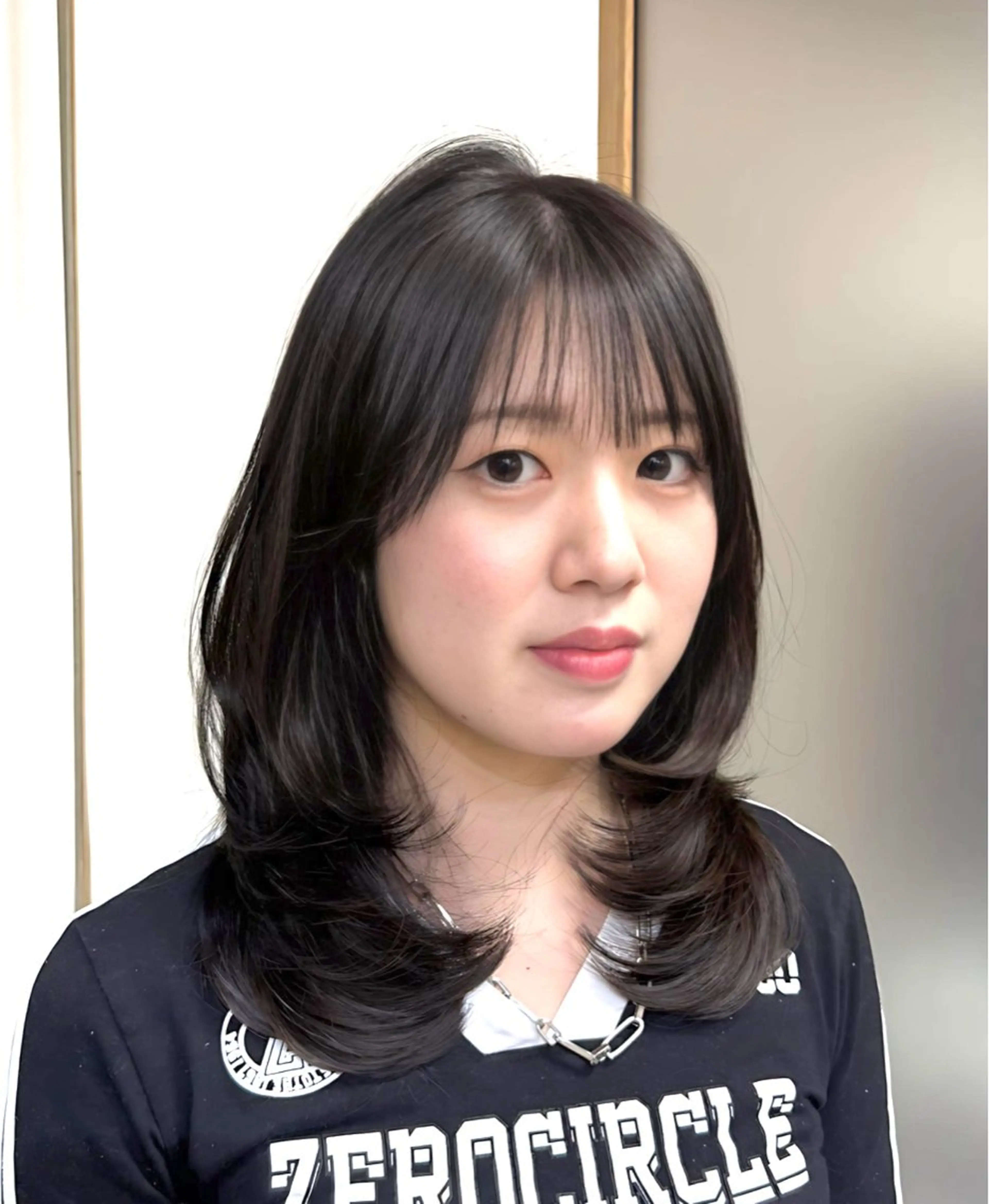 ミディアム カット ヘアカラー 最高峰髪質改善💎 レイヤーカットのヘアスタイル