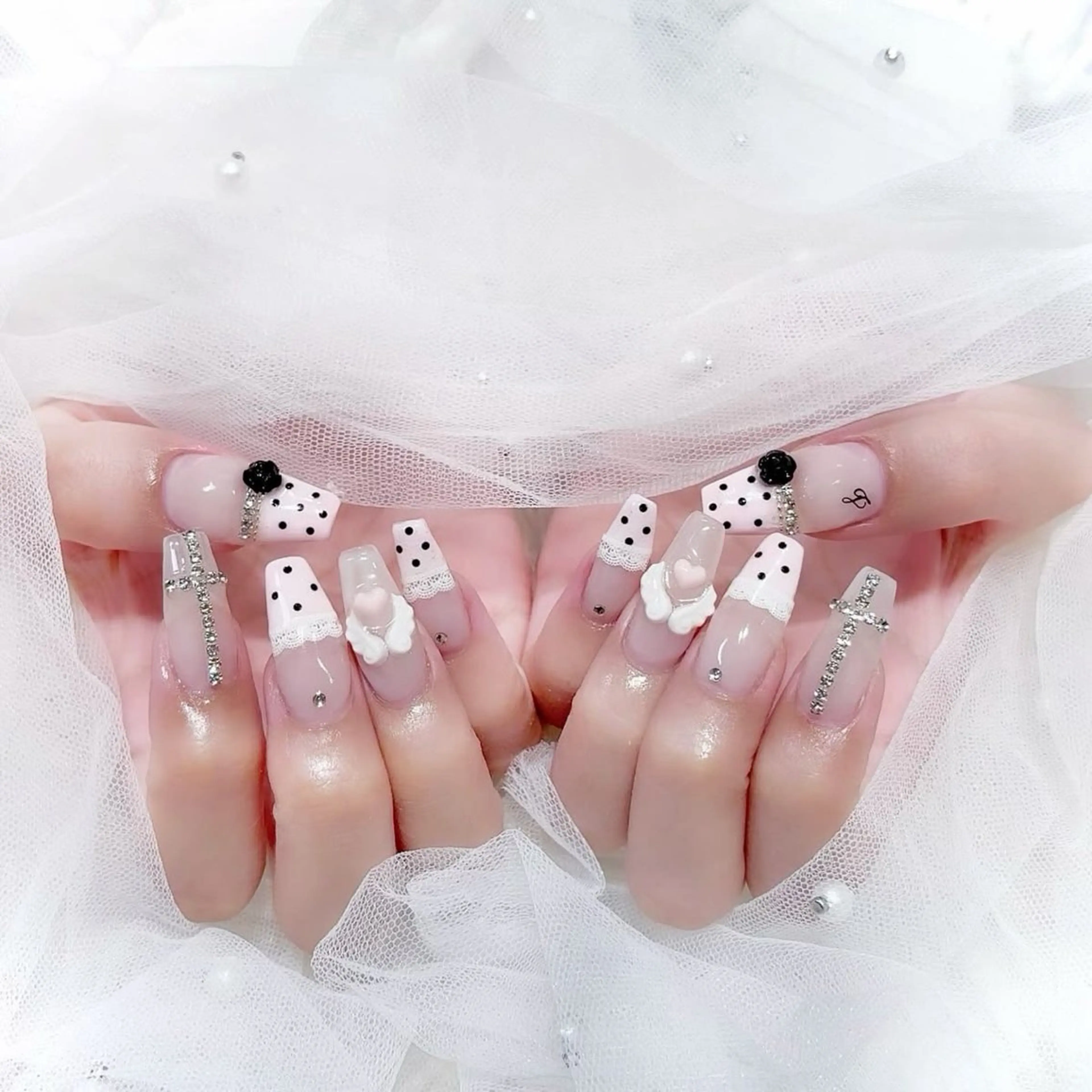 ネイル フレンチネイル キラキラネイル 韓国ネイル シンプルネイル ワンホンネイル ハンドネイル MEI Nailのネイルデザイン