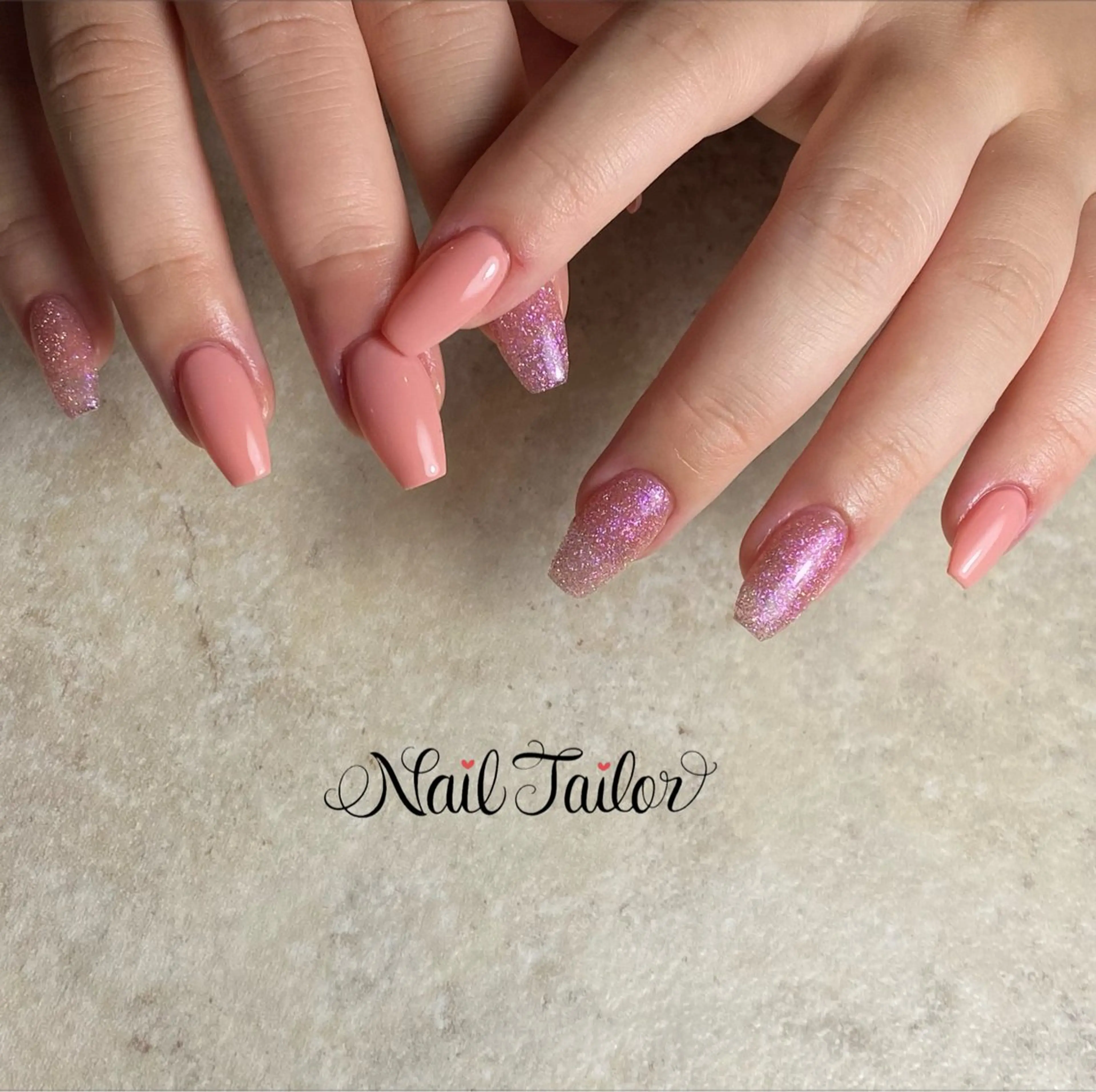 ネイル 長さ出し ジェルネイル ホログラムネイル ラメ(グリッター) ピンク NailTailor ネイルテイラーのネイルデザイン