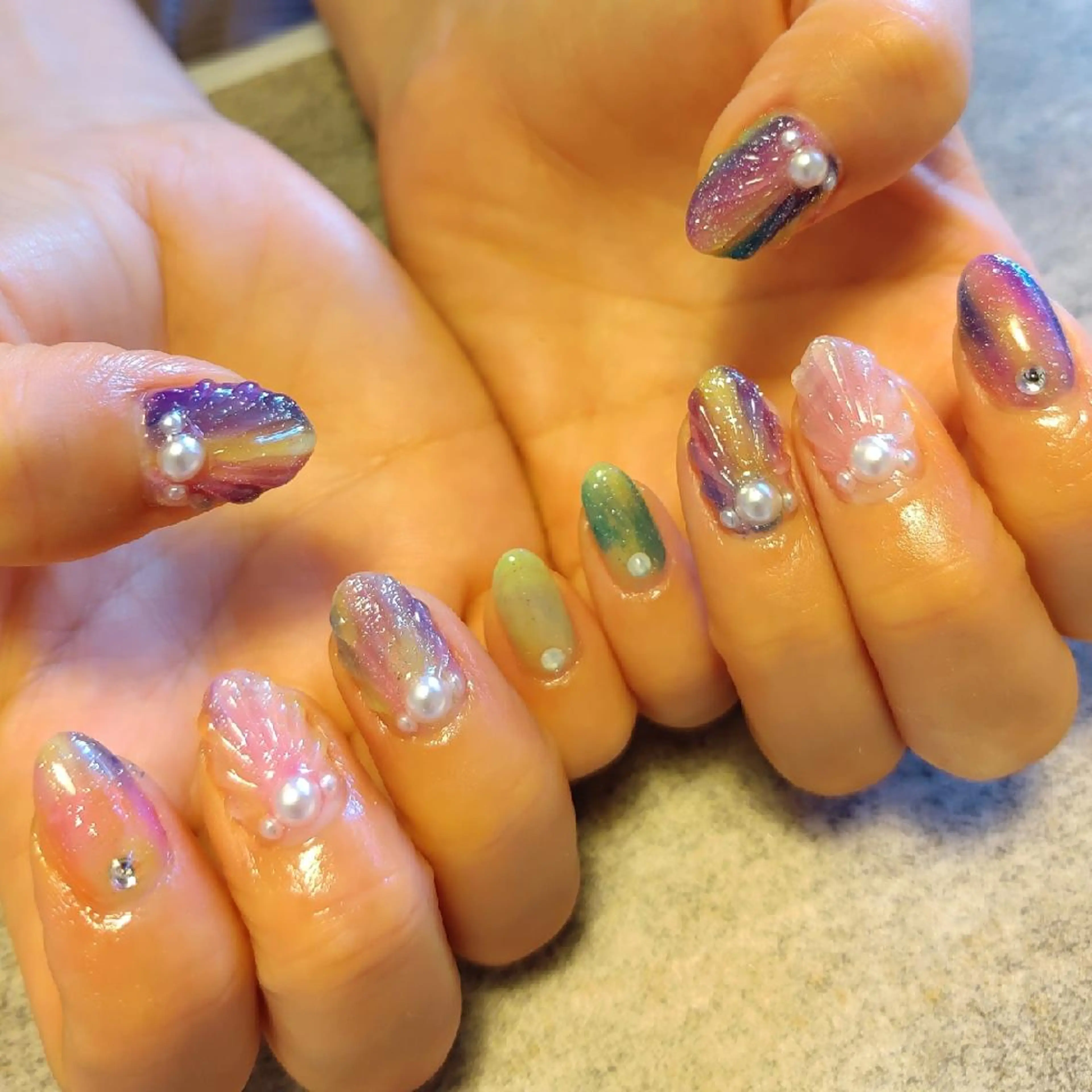 ネイル ジェヌインネイル 河内のネイルデザイン