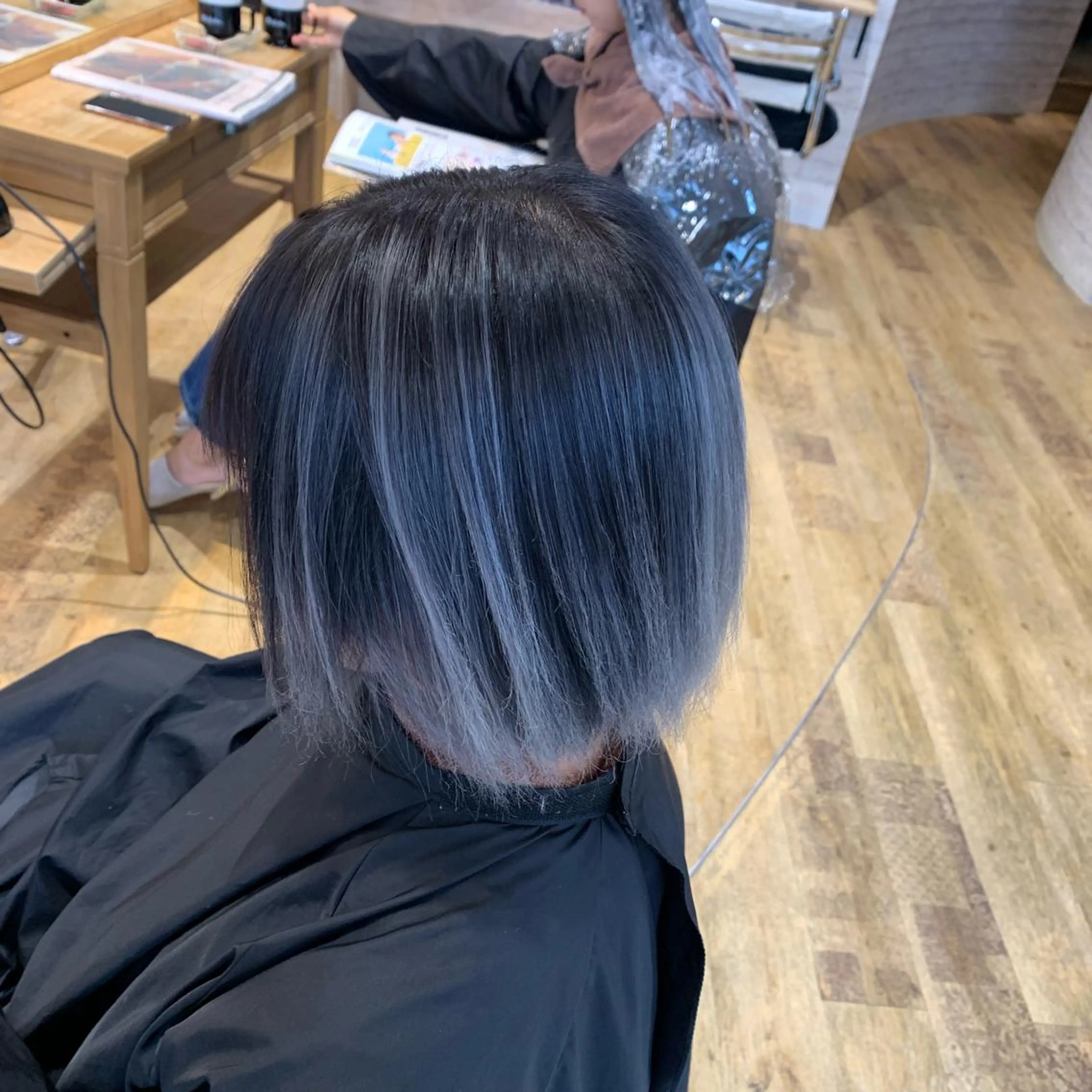 カラー グラデーションカラー 天野 利咲のヘアスタイル