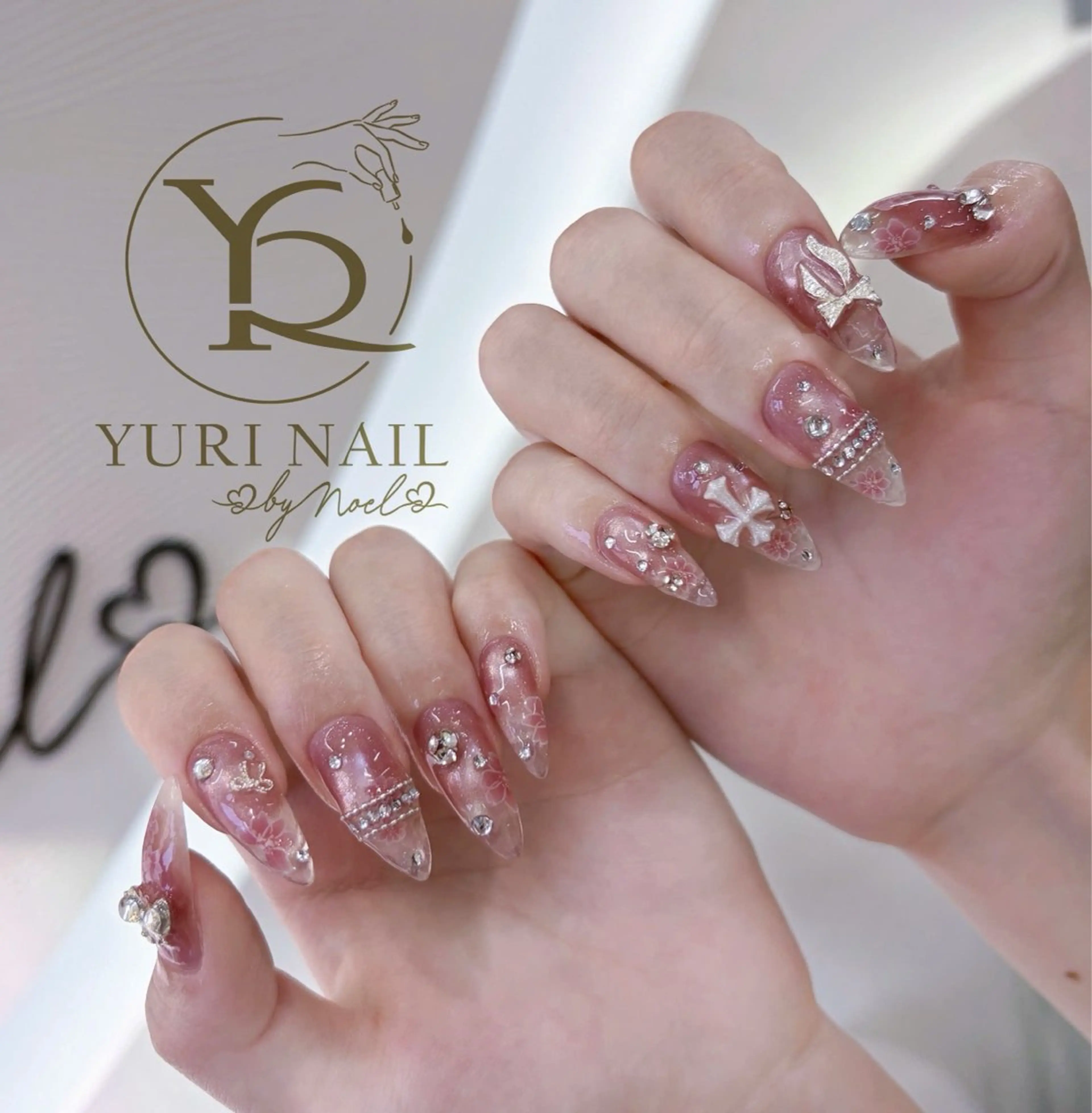ネイル オーロラネイル ブルー チークネイル フレンチネイル グラデーション ハンドネイル フットネイル ハンドケア YURI Nail Funabashiのネイルデザイン
