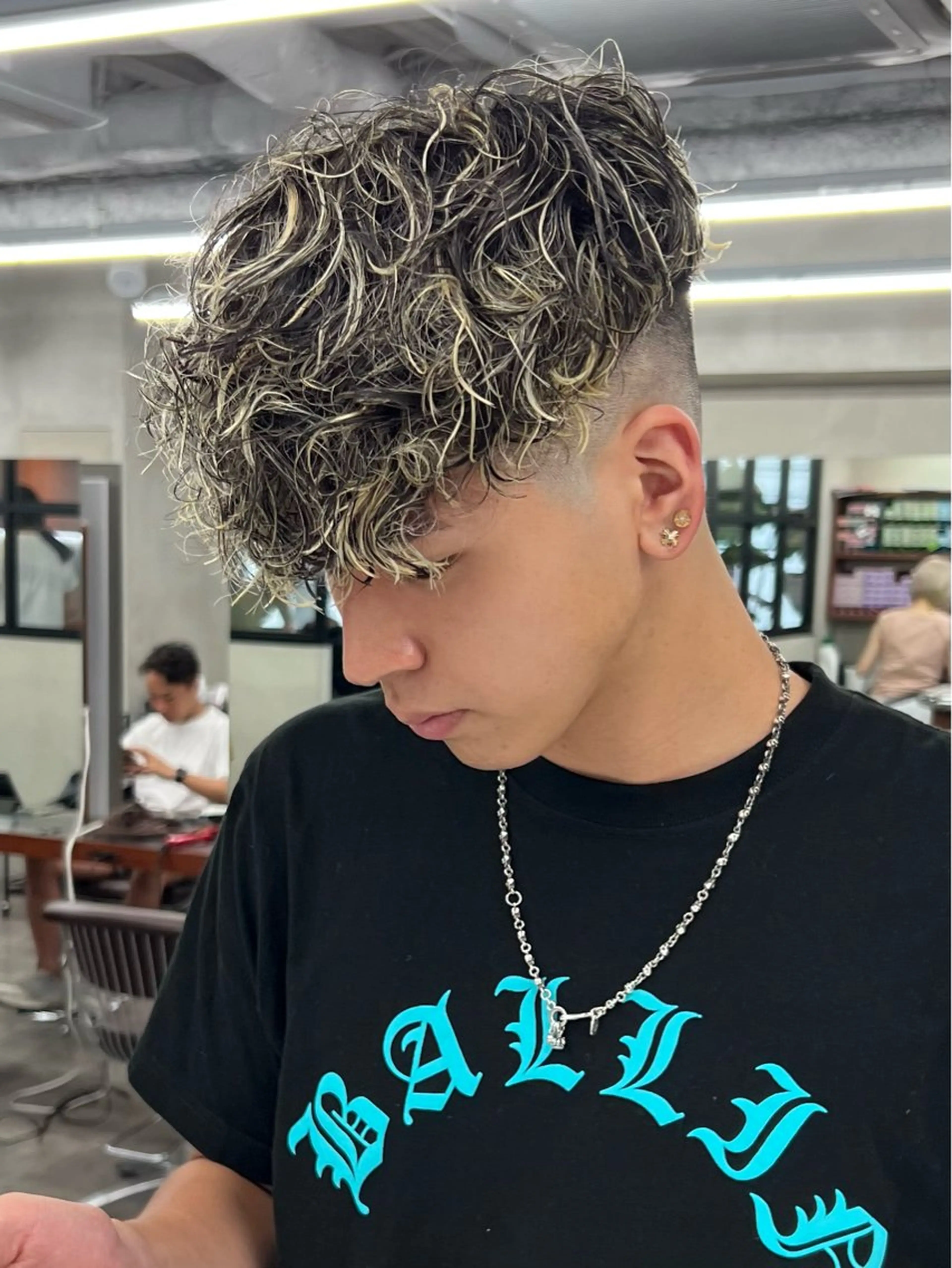 カラー パーマ メンズ メンズハイライト メンズメッシュ ハイライトカラー メッシュ ヘアカラー 渋谷/メンズ特化/ ショーゴのヘアスタイル