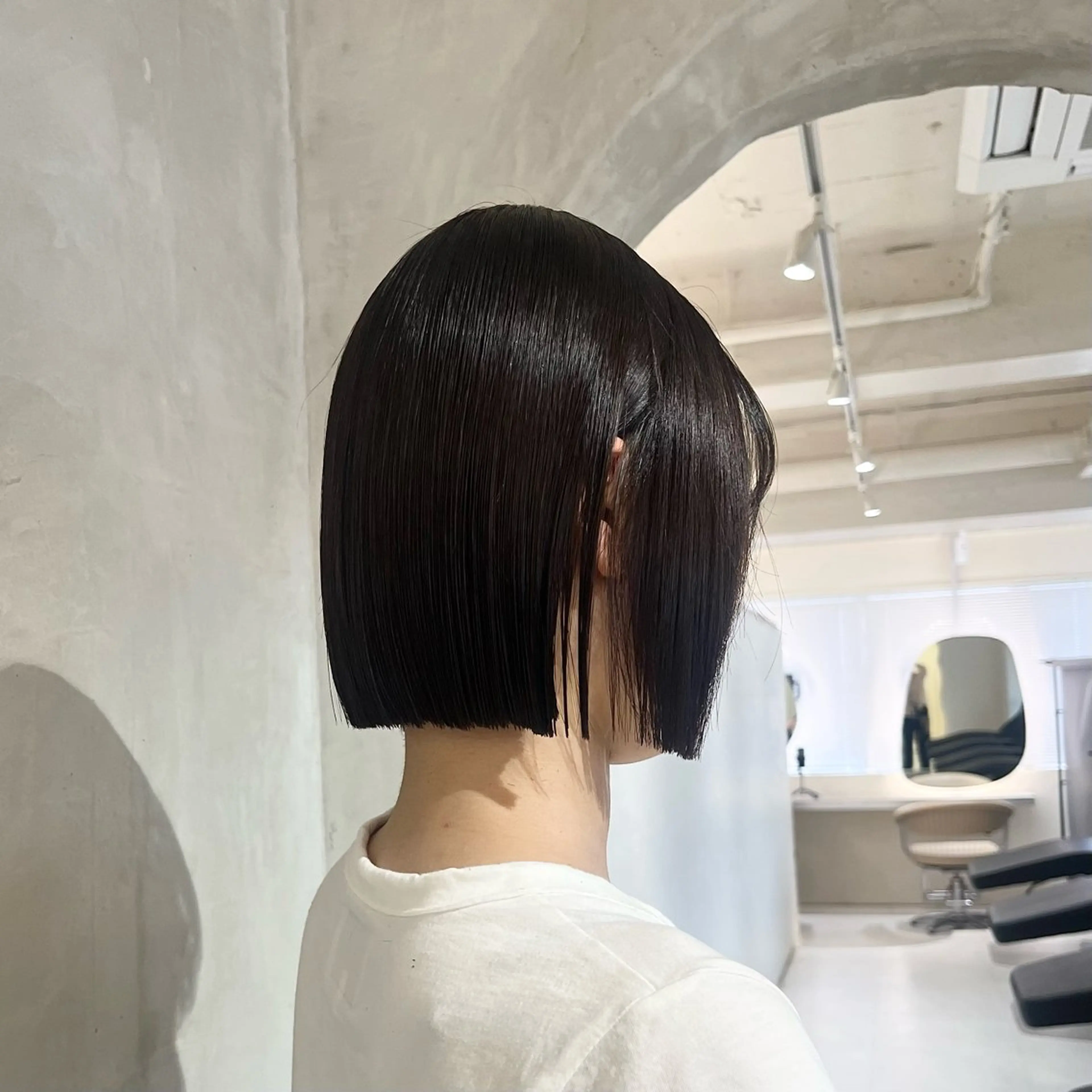 ミディアム 切りっぱなしボブ ボブ カット ヘアカラー トリートメント effect横浜所属・切りっぱなしボブ/ 艶カラー/綾莉のヘアスタイル