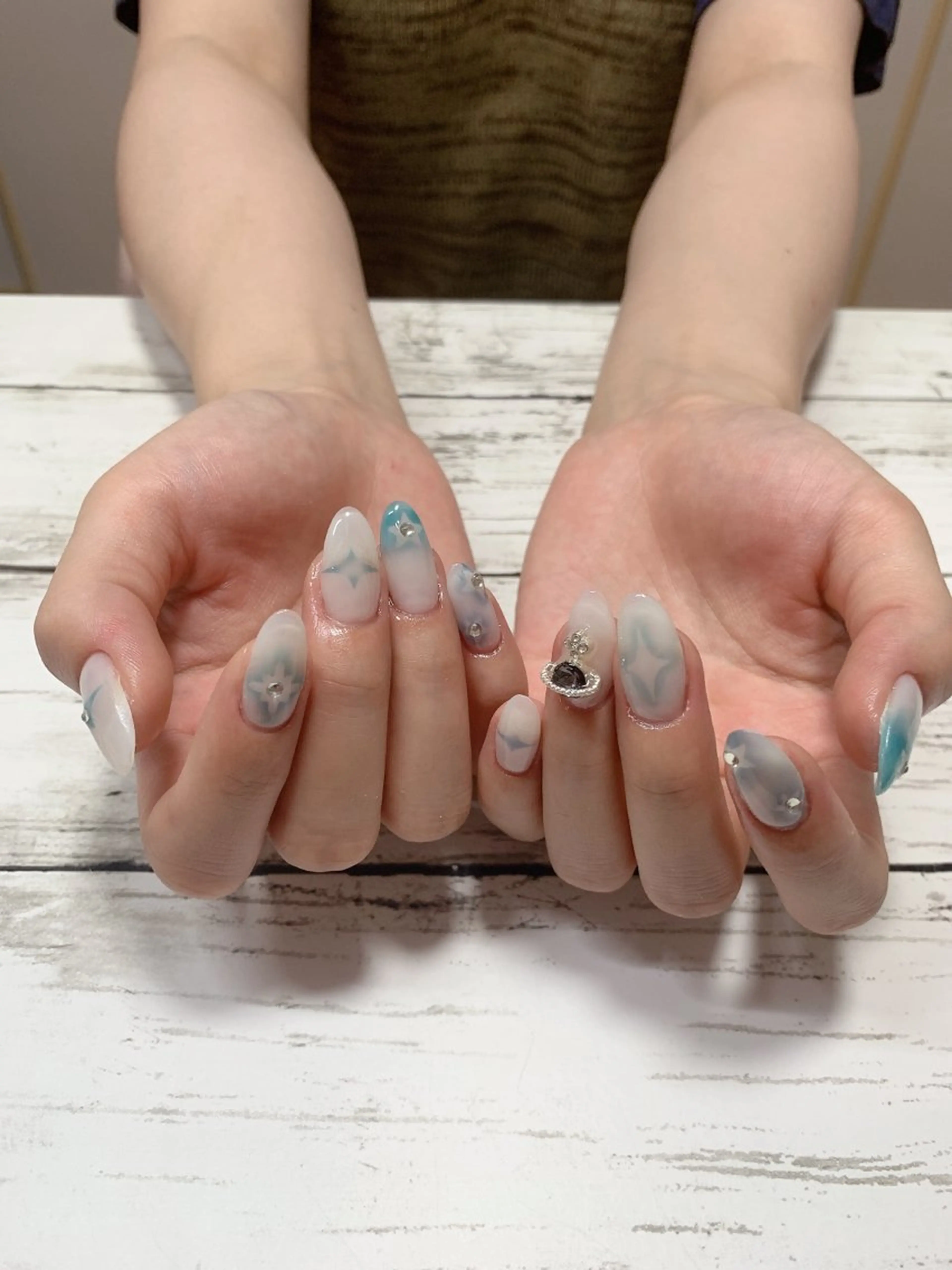 ネイル ゆず秋葉原 Vickyのネイルデザイン