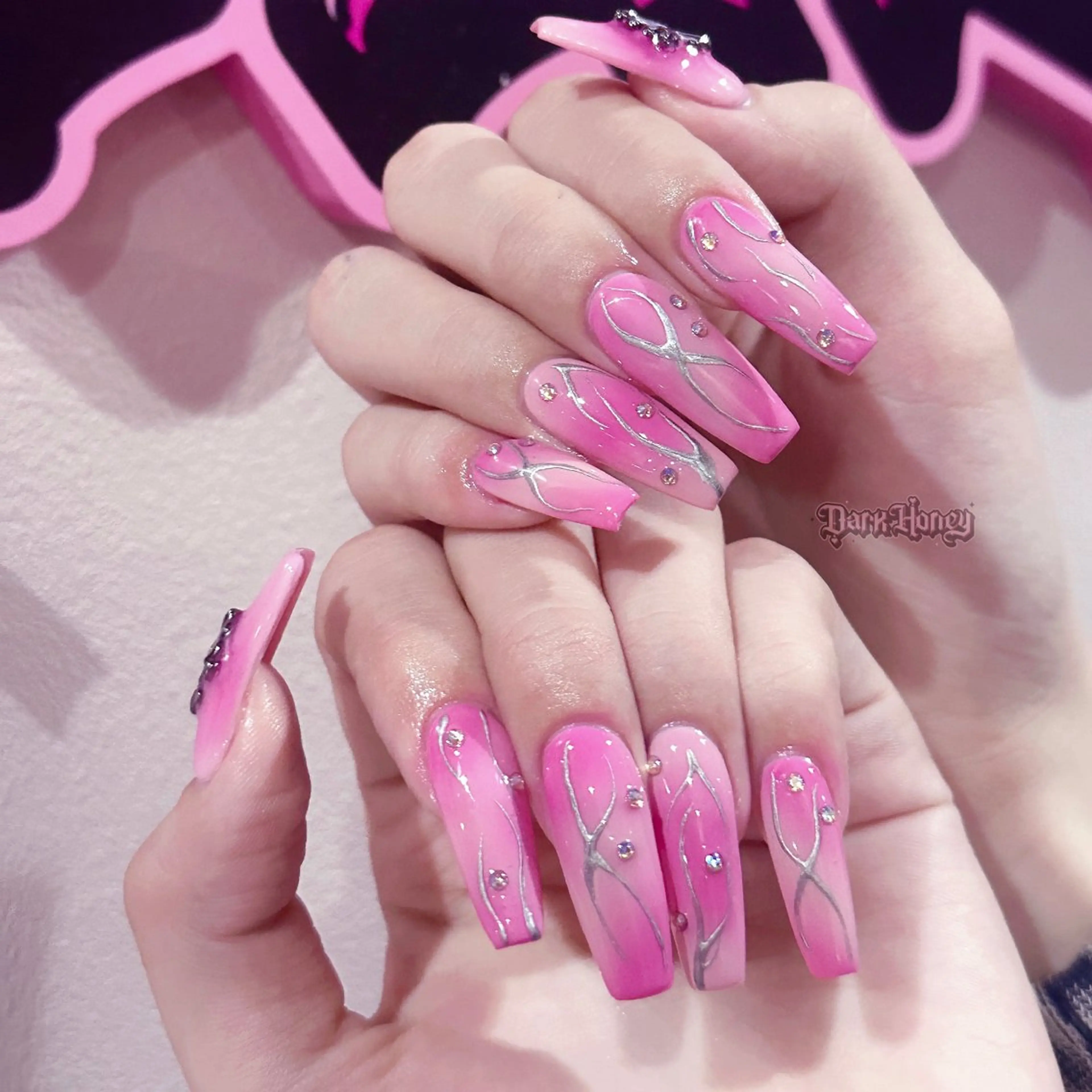 ネイル Dark honey スカルプ専門原宿店のネイルデザイン