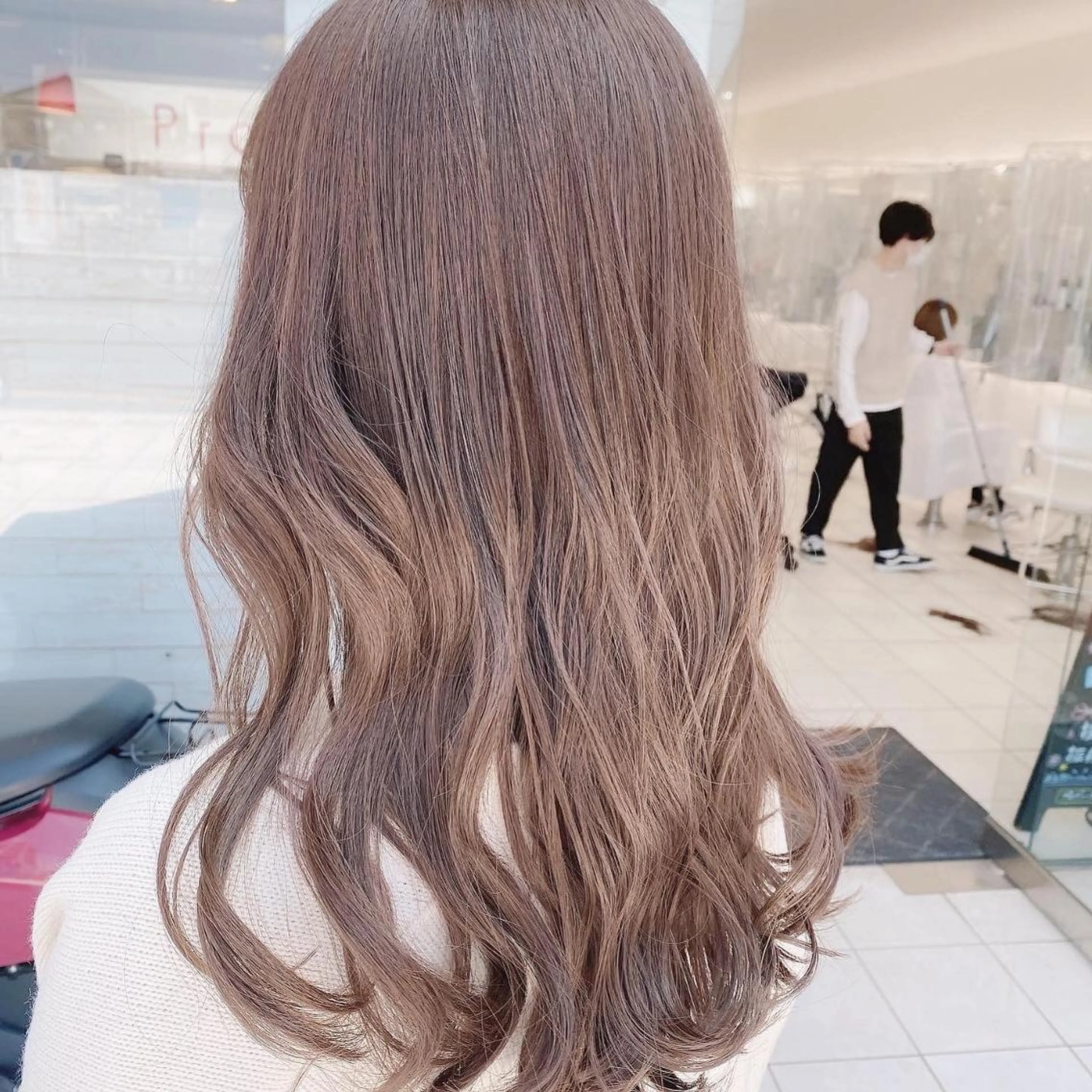 カラー ベージュカラー ブリーチ ブラウンカラー ショコラグレージュ ココアブラウン 艶髪レイヤーの王 また復活の大澤竜馬のヘアスタイル