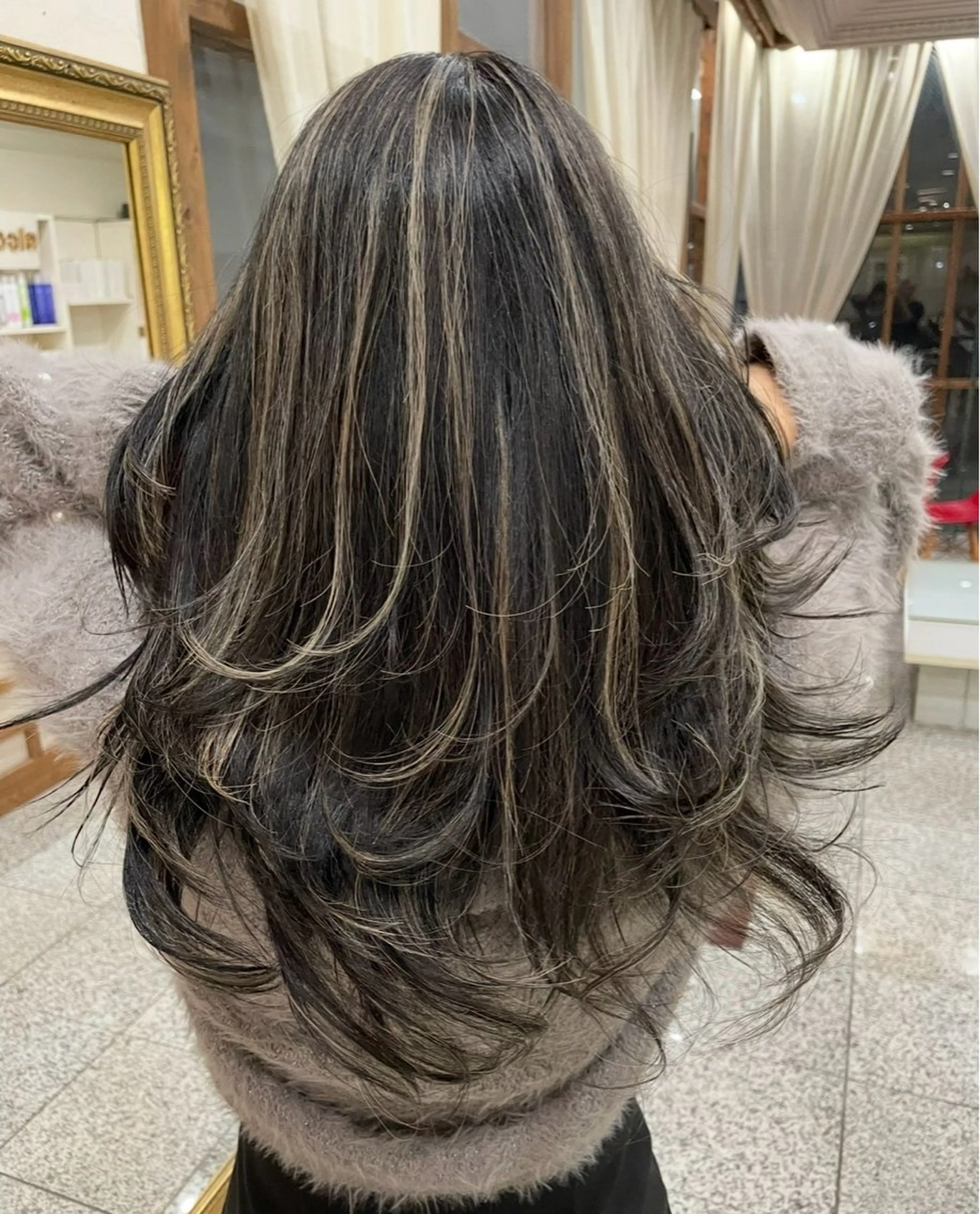 ロング ハイライト レイヤーカット レイヤーカット・水素 松井山手　齊藤　興のヘアスタイル