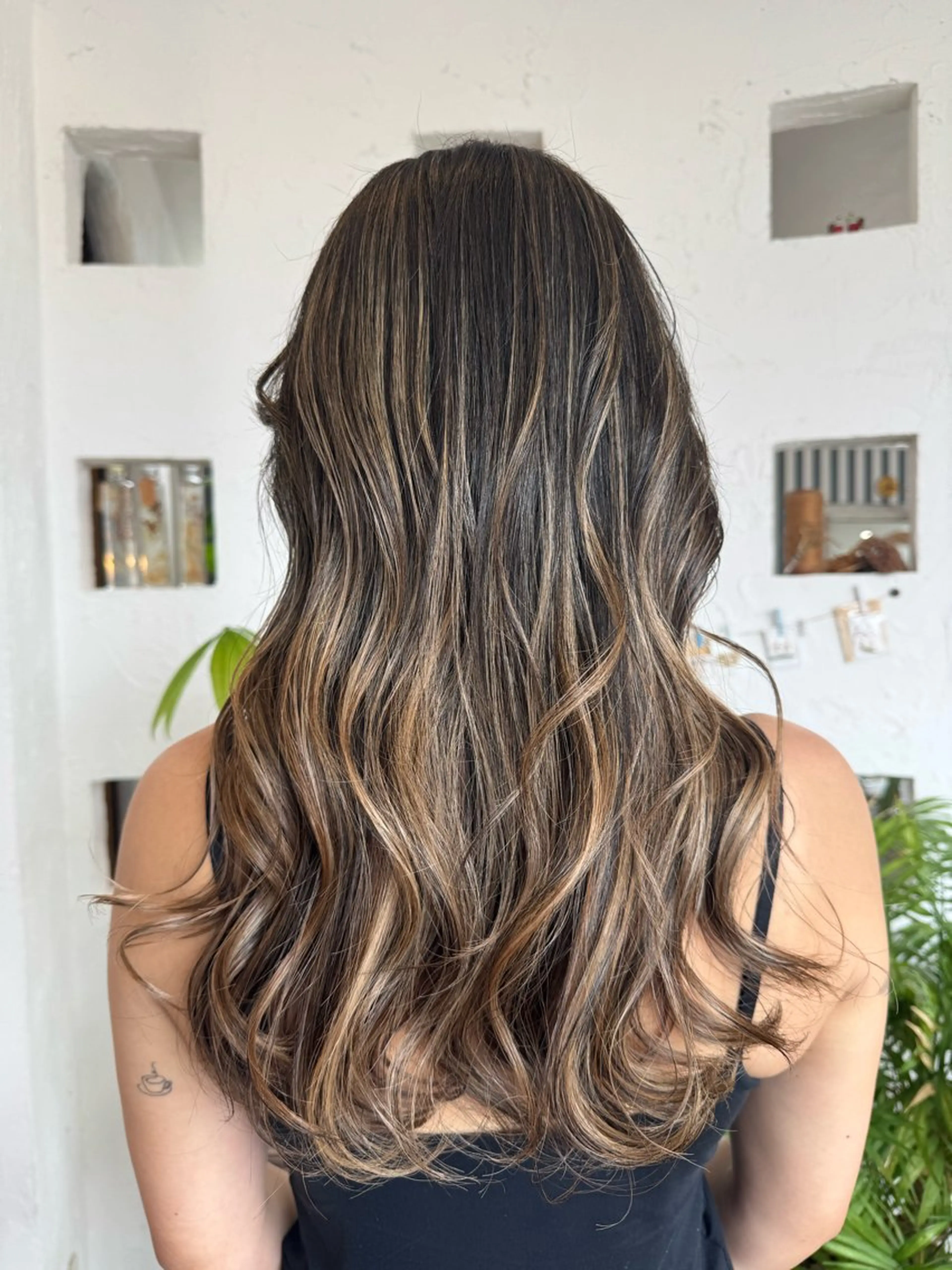 カラー アッシュ バレイヤージュ 透明感カラー ハイライトカラー ハイトーンカラー ヘアカラー 🌸小掛🌸 豊橋外国人風カラーのヘアスタイル