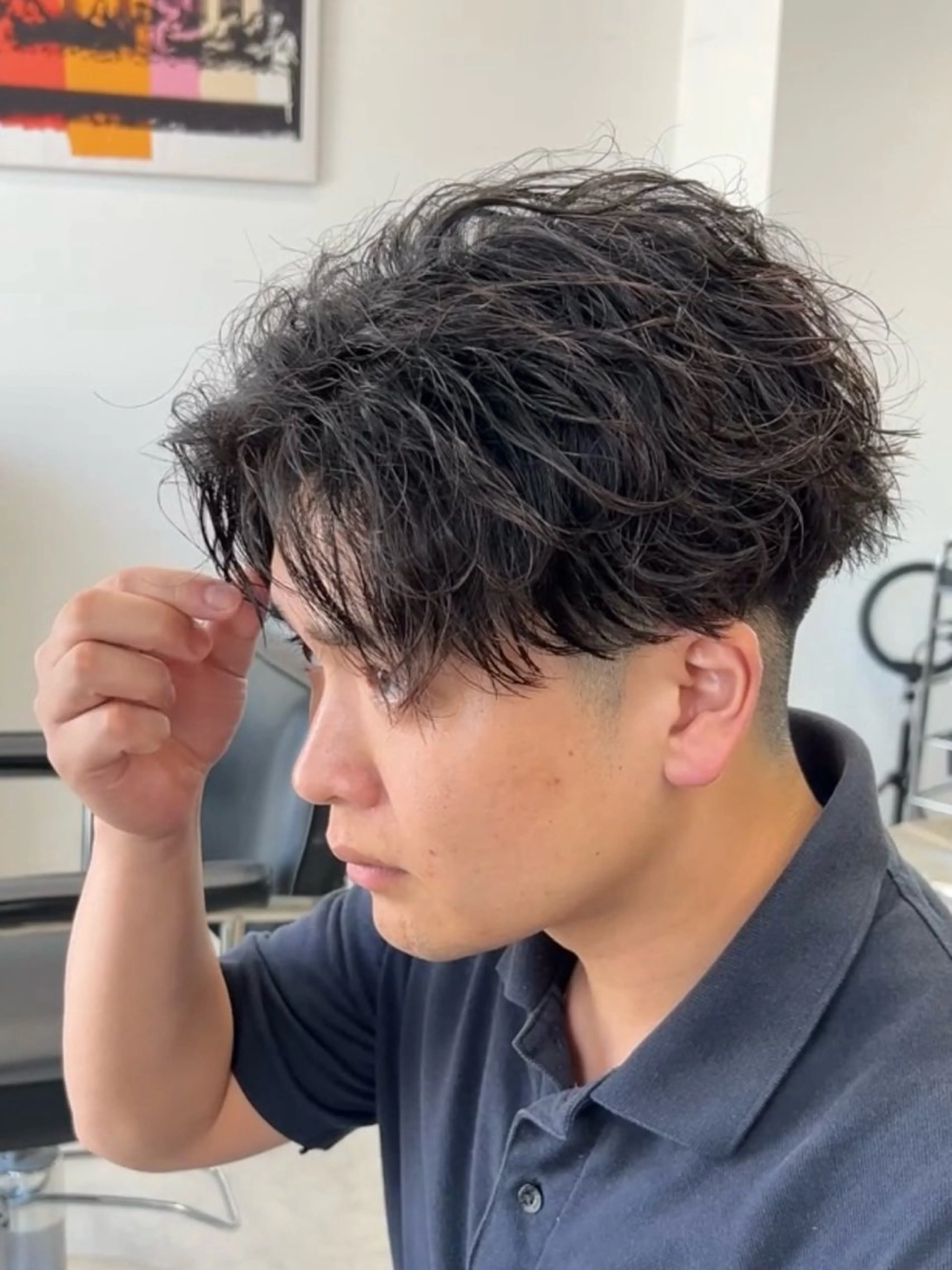 ショート パーマ メンズ センターパート フェザーパーマ メンズパーマ ツイストスパイラルパーマ スパイラルパーマ カット パーマ メンズパーマ/ 新潟駅/佐藤裕のヘアスタイル