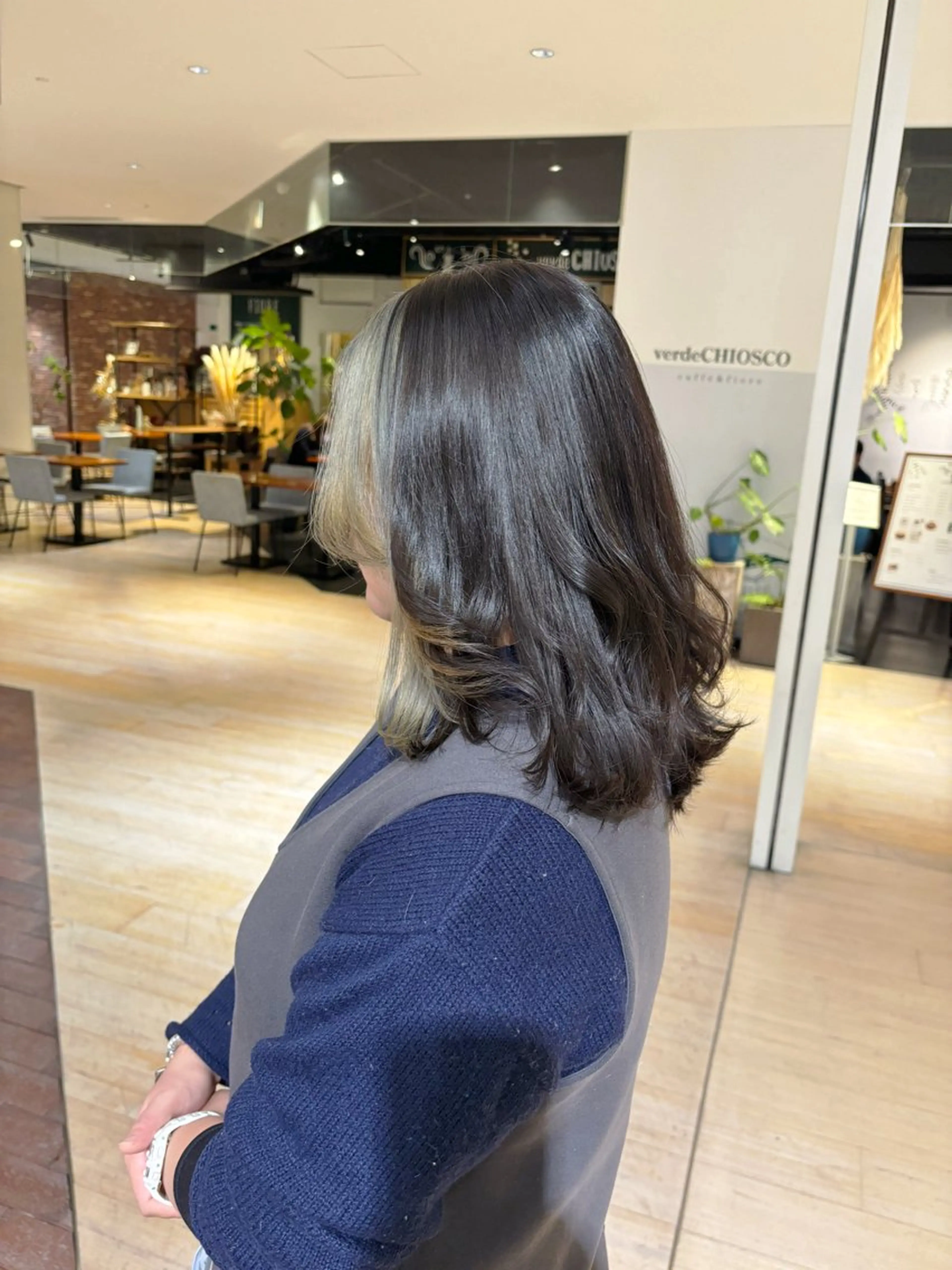 セミロング カラー ミストバング ベージュカラー ブリーチ  フェイスフレーミング マンツーマン 縮毛矯正/マユコのヘアスタイル