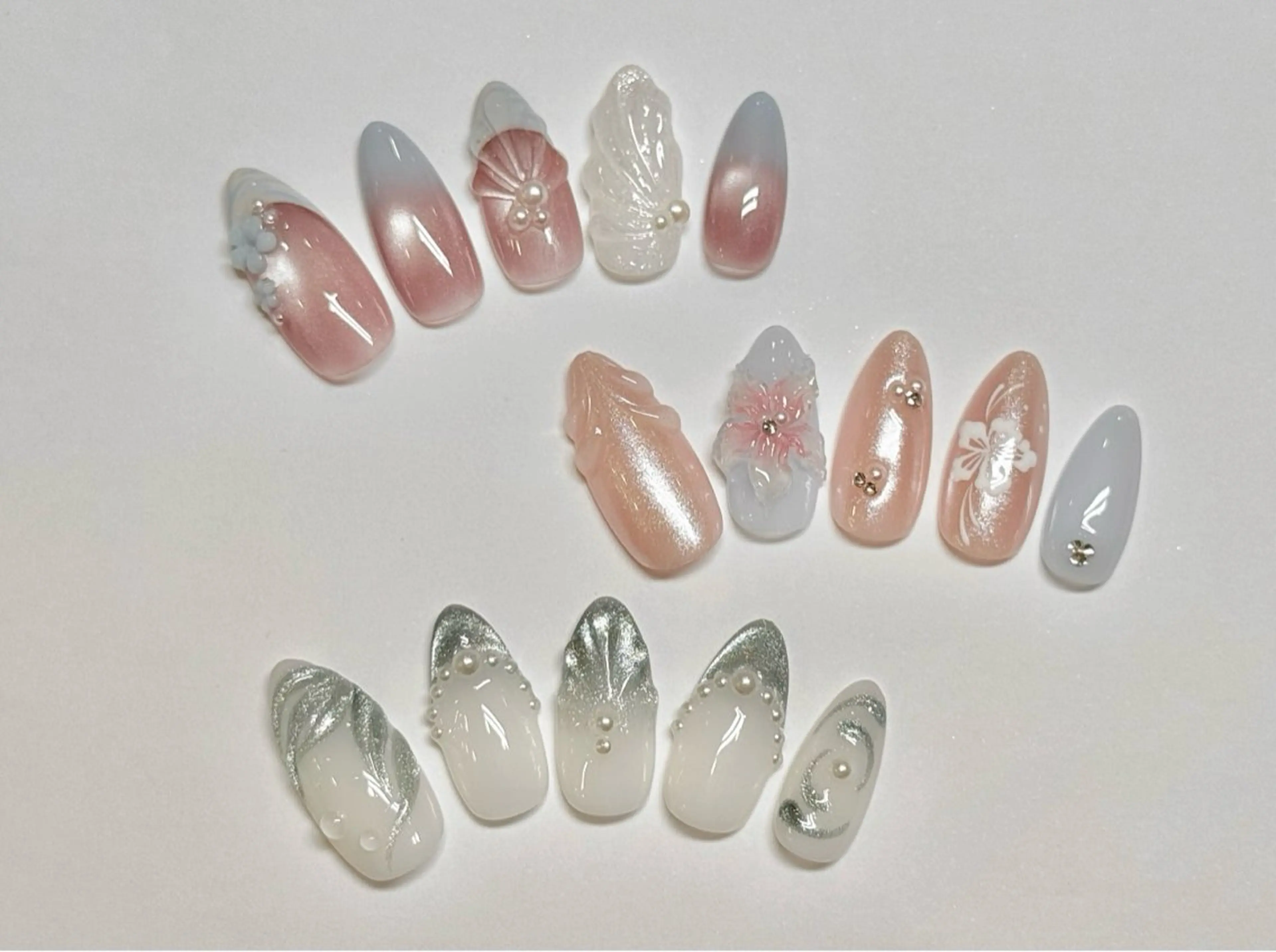 ネイル フラワーネイル ジェルネイル グラデーション キラキラネイル 韓国ネイル チャ ミーのネイルデザイン