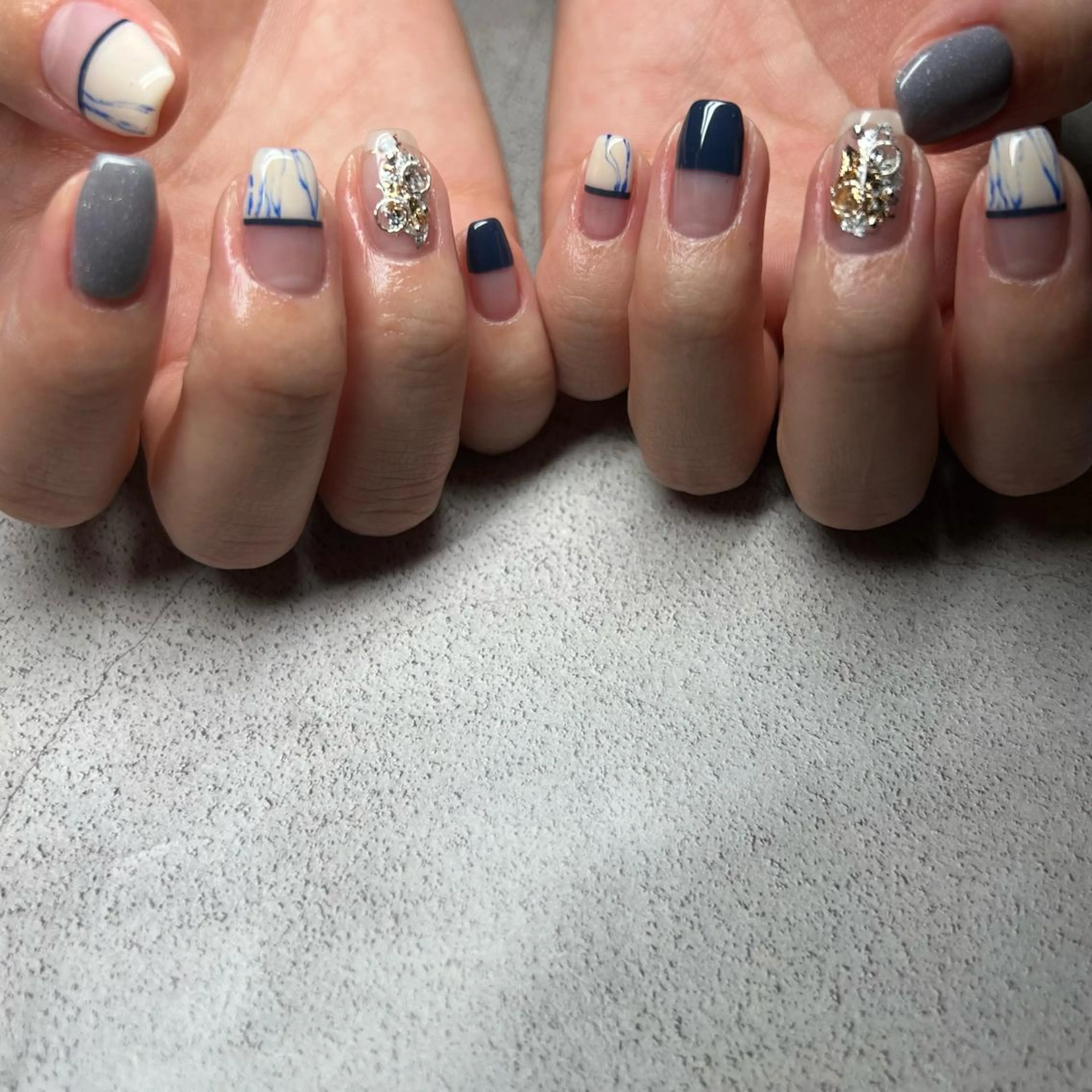 ネイル ハンドネイル 𝐫𝐚𝐢 𝐧𝐚𝐢𝐥の眉毛・アイブロウイメージ