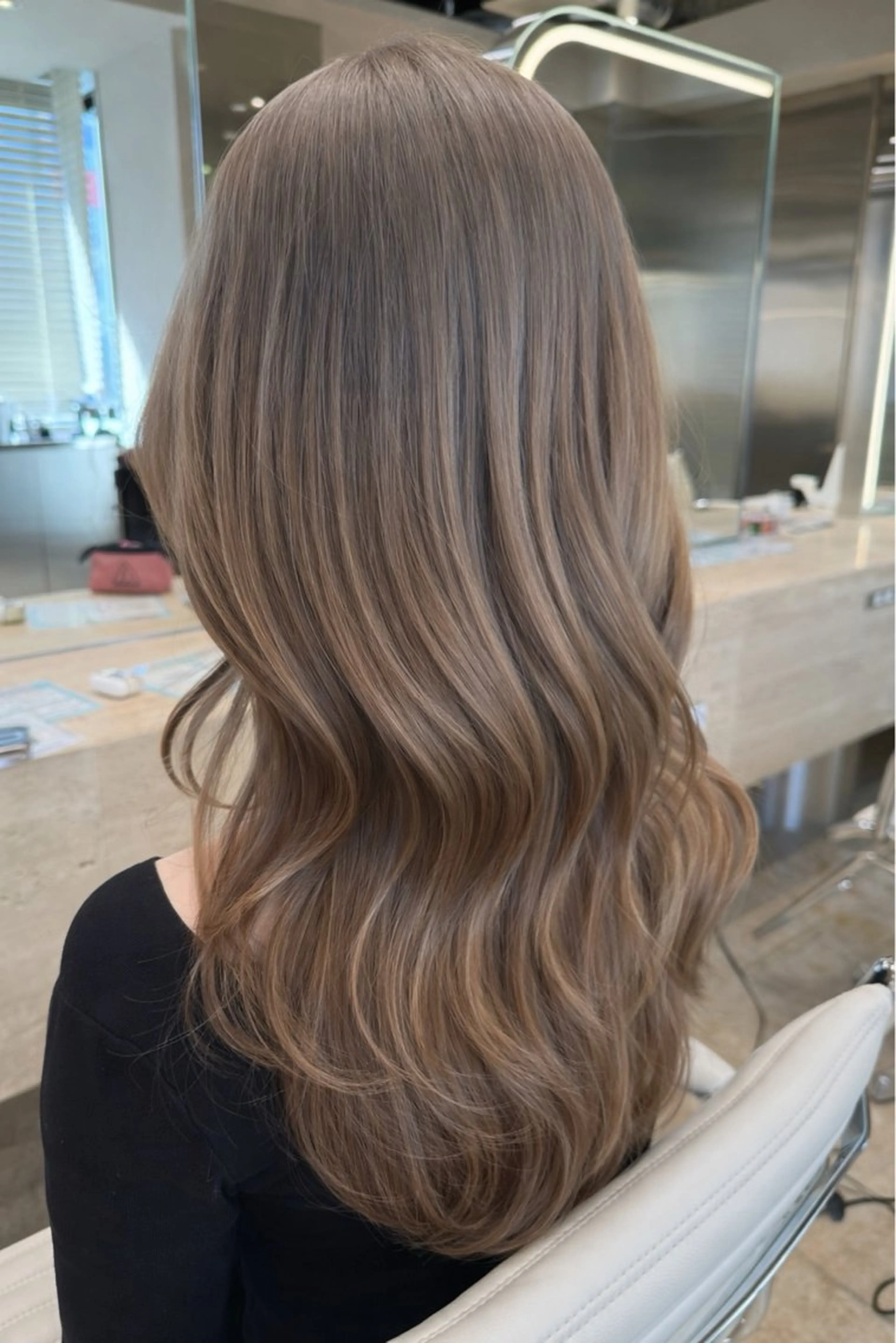 ロング カット ヘアカラー 河内 史稀のヘアスタイル