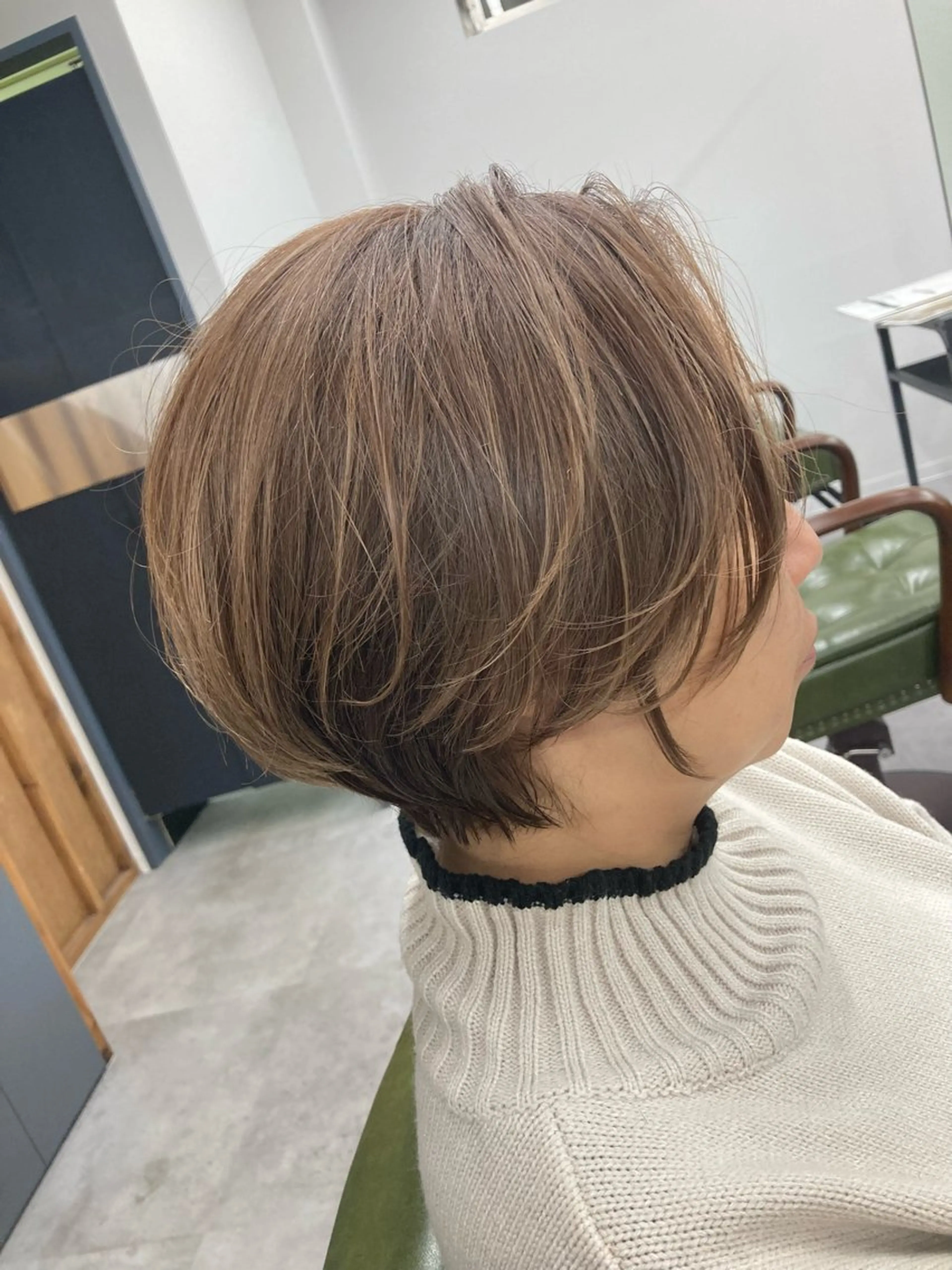 ショート カラー ハイライトカラー ハイライト ショートヘア カット ヘアカラー トリートメント SHAFT Ieiriのヘアスタイル