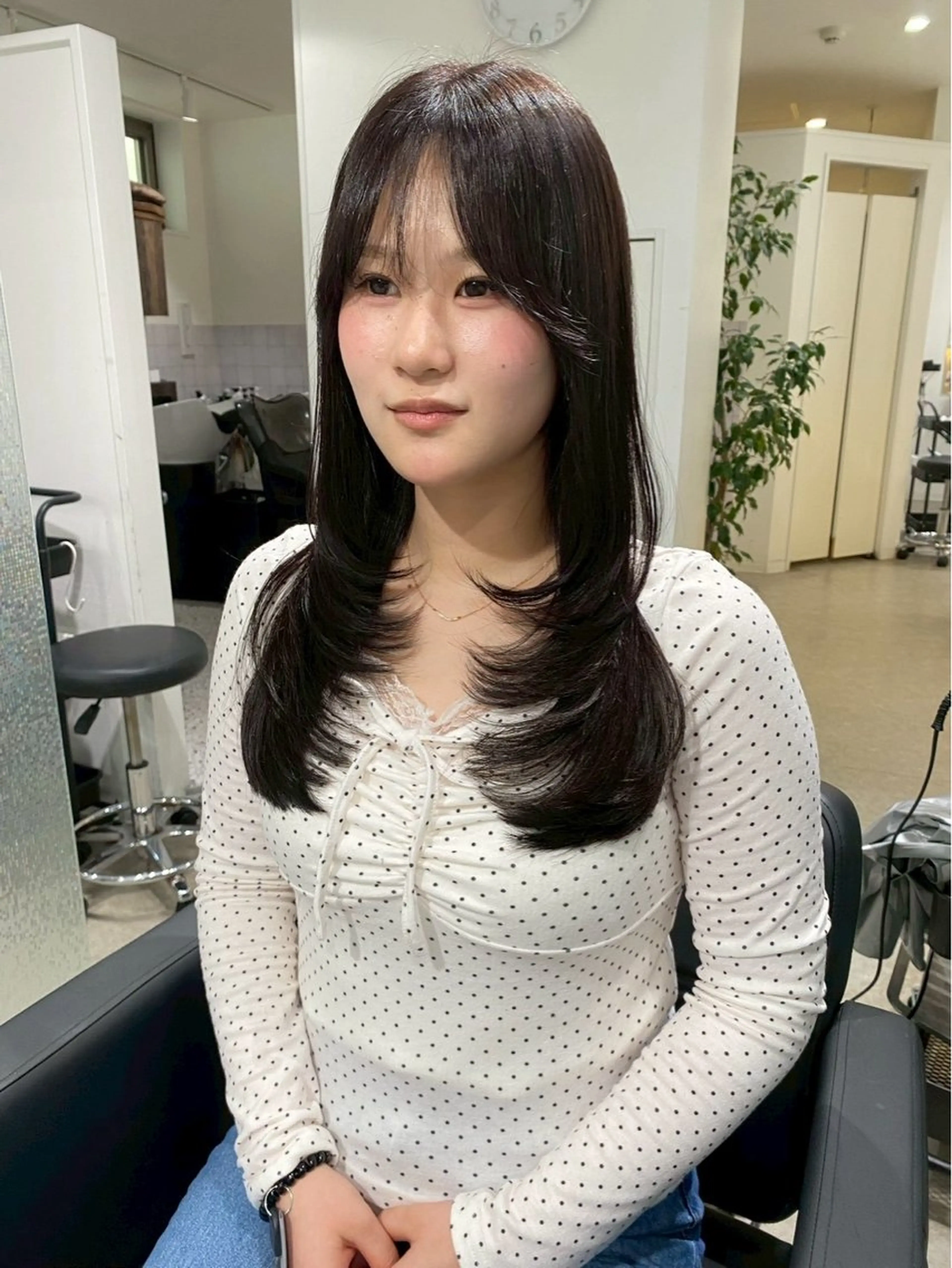 セミロング 縮毛矯正／韓国ヘア AO俊介🌐のヘアスタイル