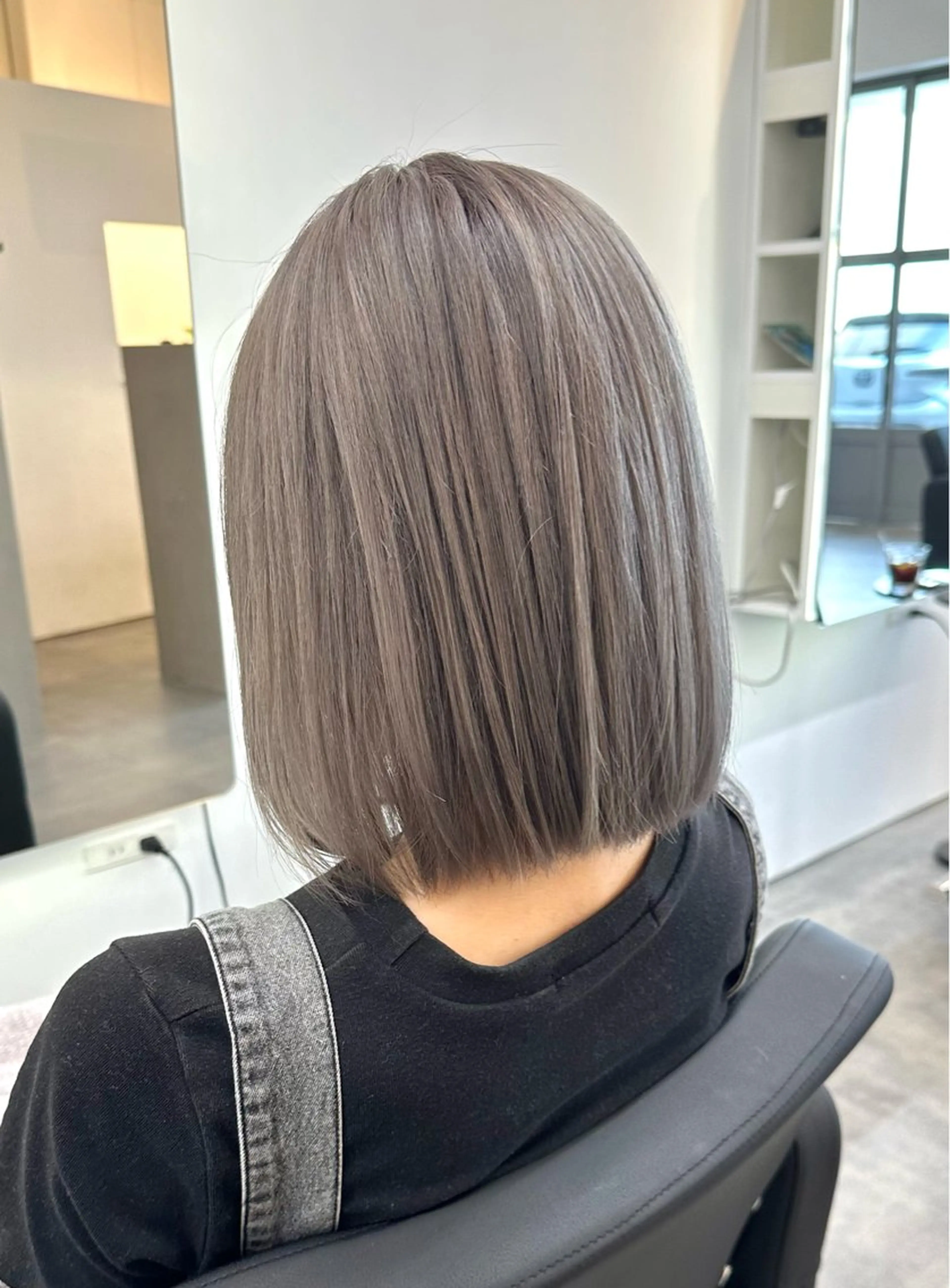 ミディアム カラー ブリーチ グレージュ 山本 駿介のヘアスタイル