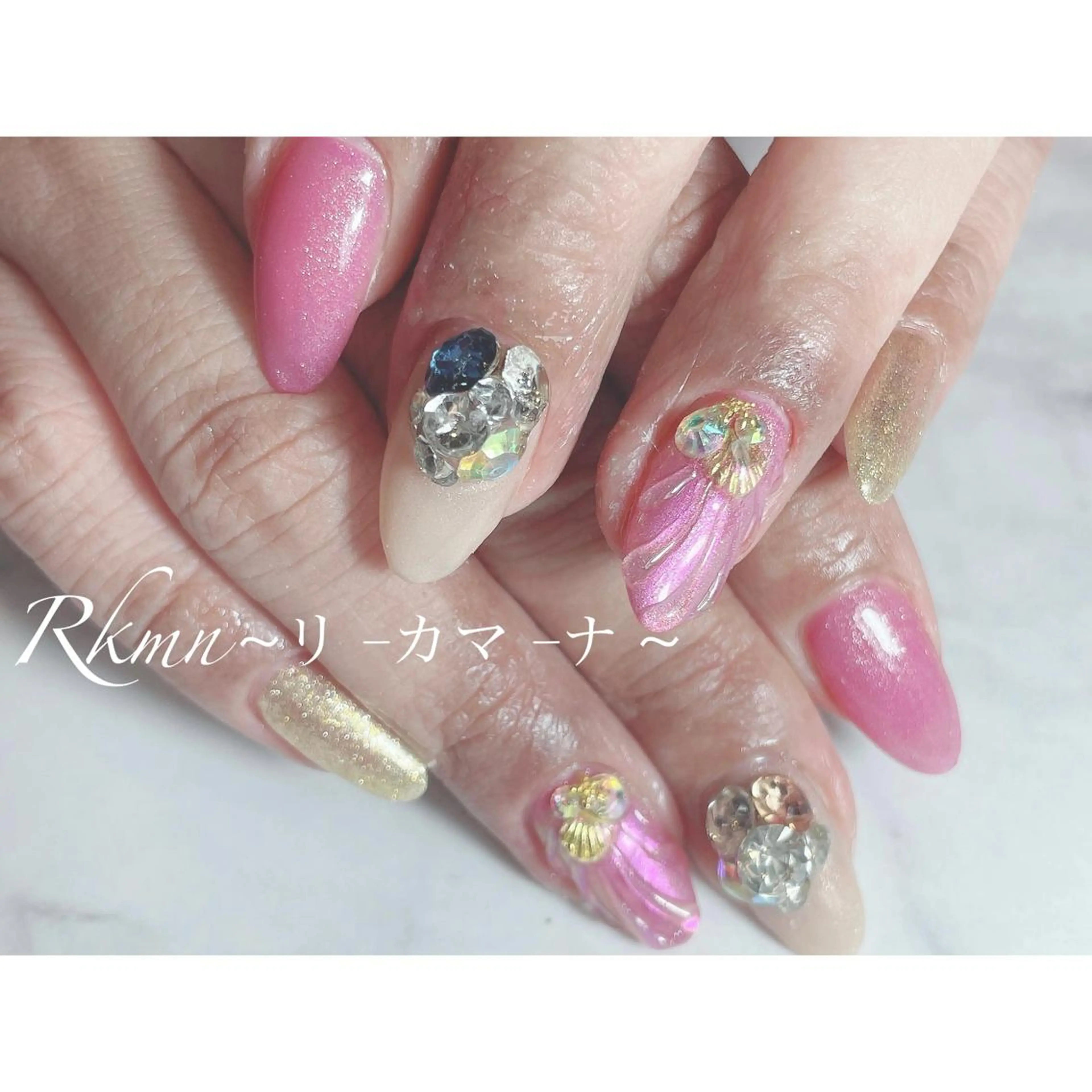 ネイル アートネイル ゴールド マグネットネイル ピンク 春ネイル ハンドネイル フットネイル ハンドケア Rkmn ~リ-カマ-ナ~のネイルデザイン