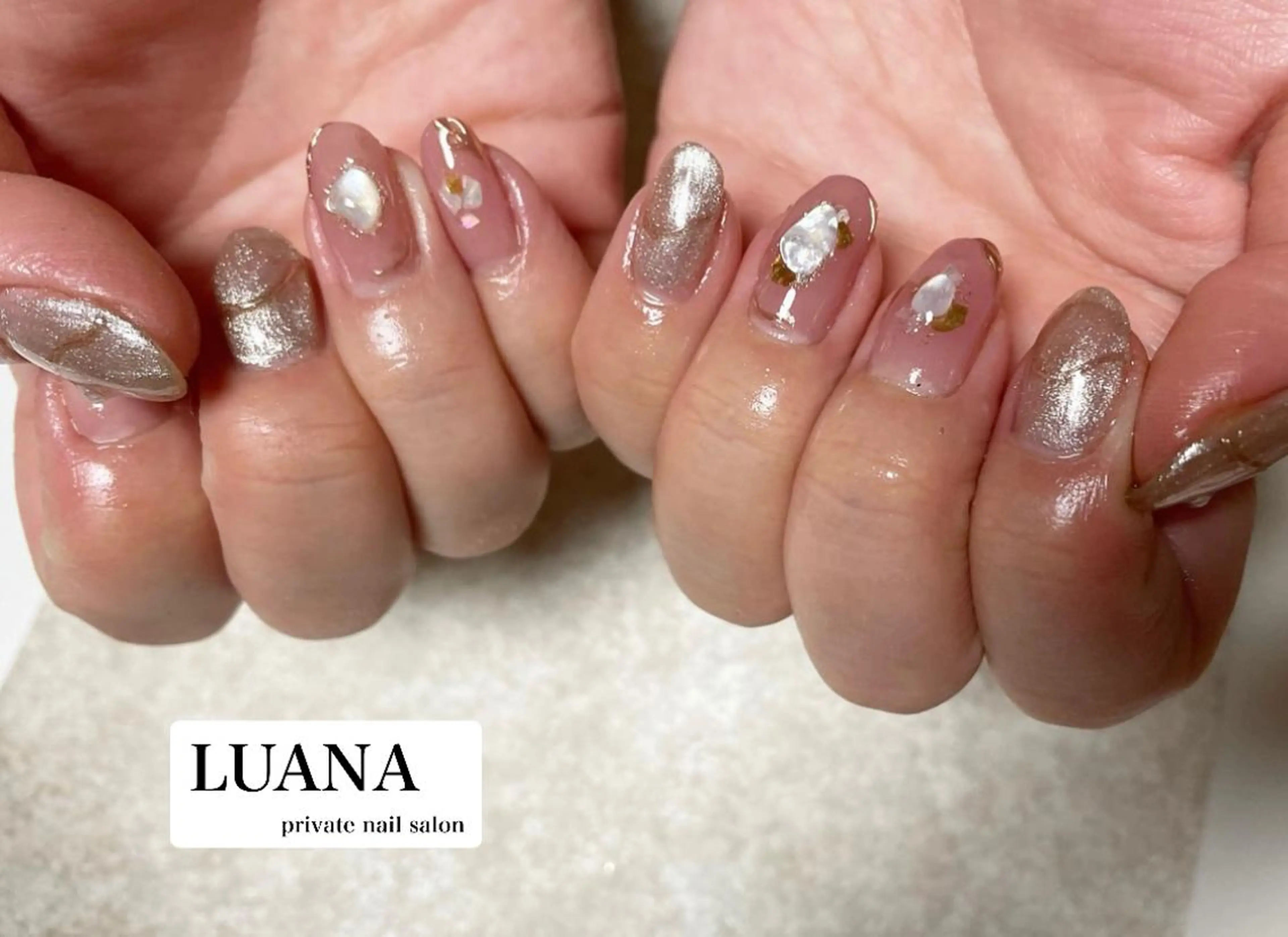 ネイル ドット フラワーネイル フレンチネイル マットネイル ミラーネイル ルアナ プライベートサロンのネイルデザイン