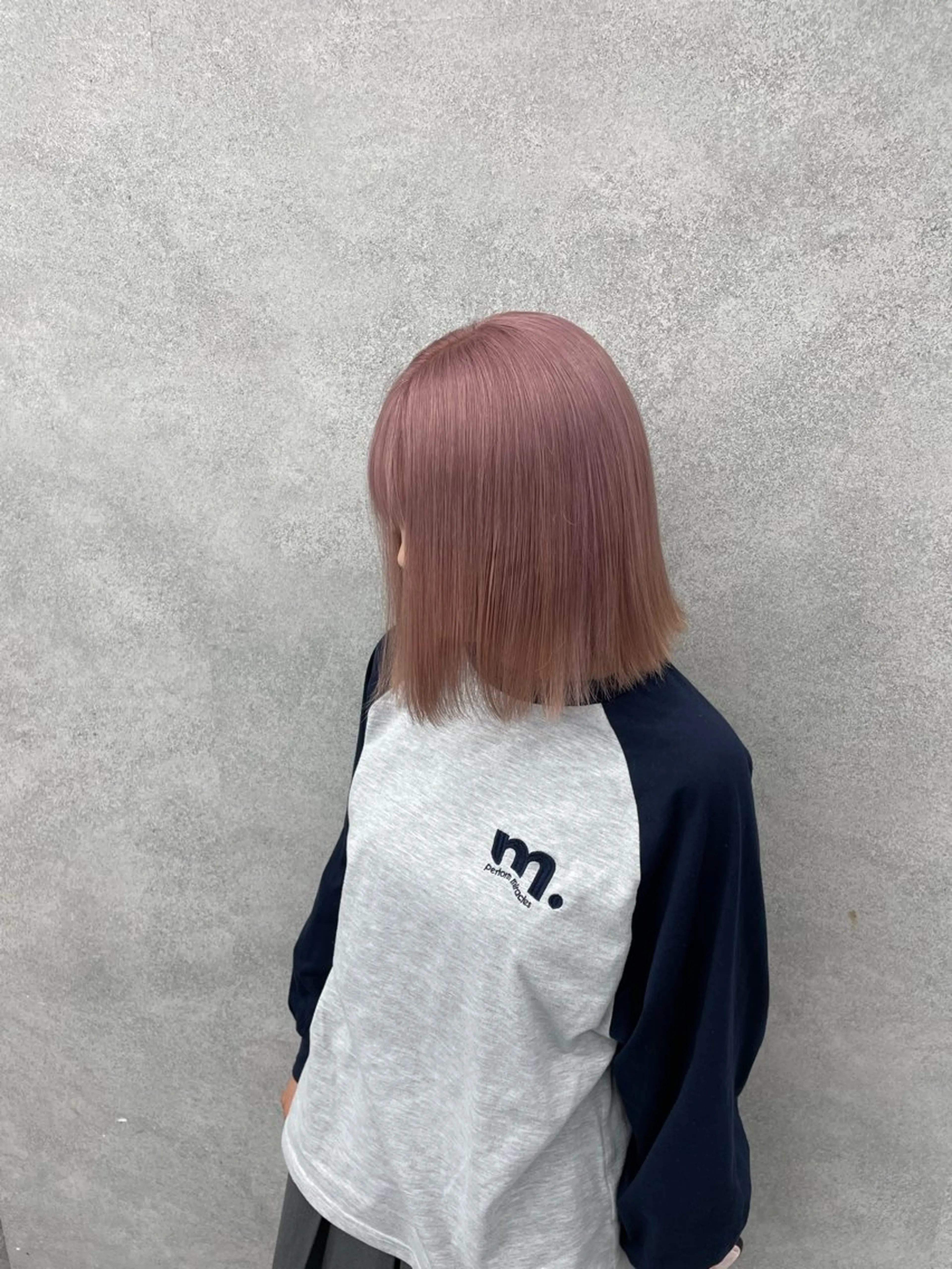 ショート カラー ヘアアレンジ ベージュカラー ブリーチ ハイトーンカラー ピンクカラー ピンクベージュ 神戸三宮ダメージレス ブリーチ特化 麟太郎のヘアスタイル