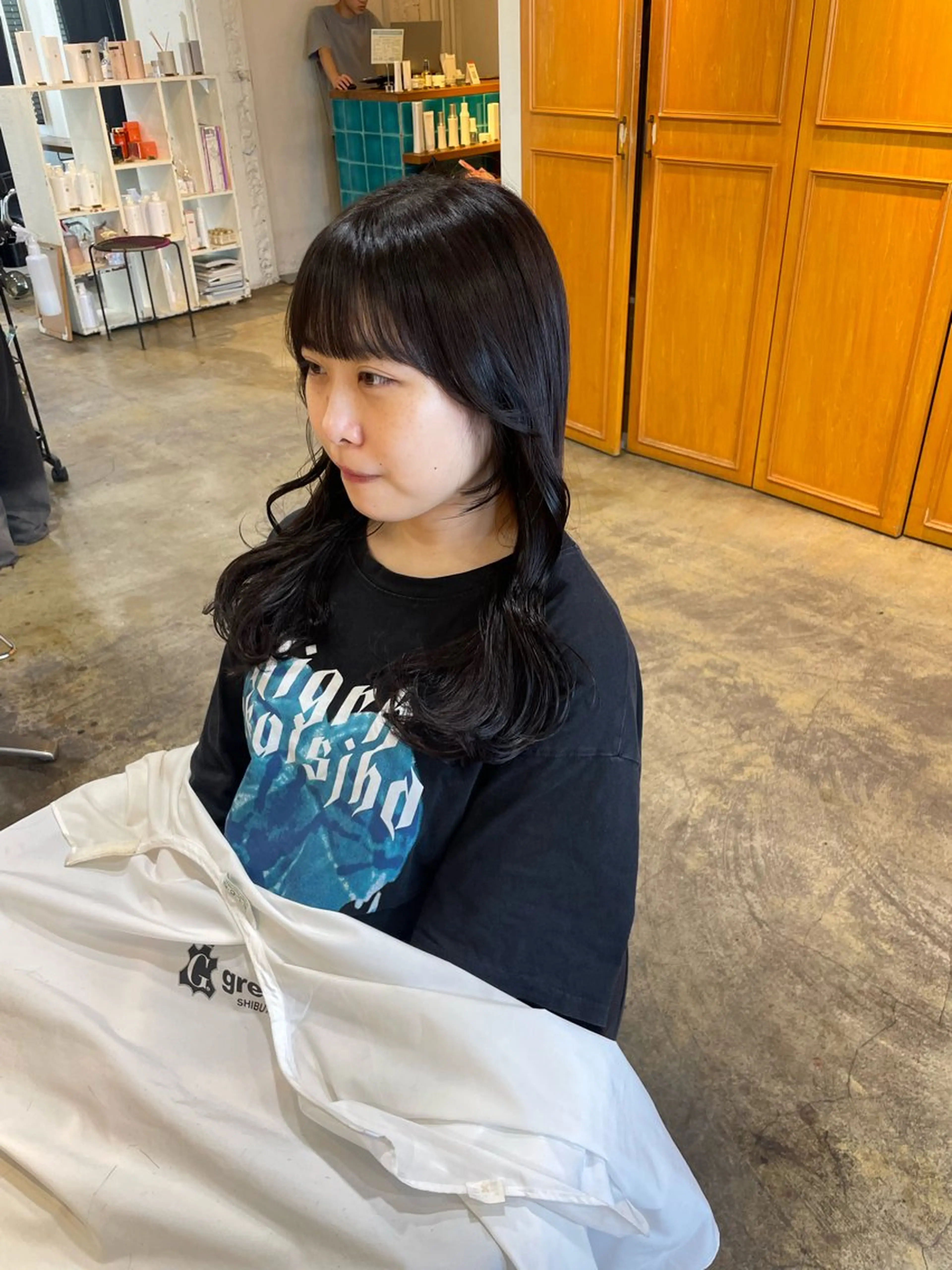 セミロング カラー カット ヘアカラー トリートメント MIOベージュカラー 柔らかいカラーのヘアスタイル