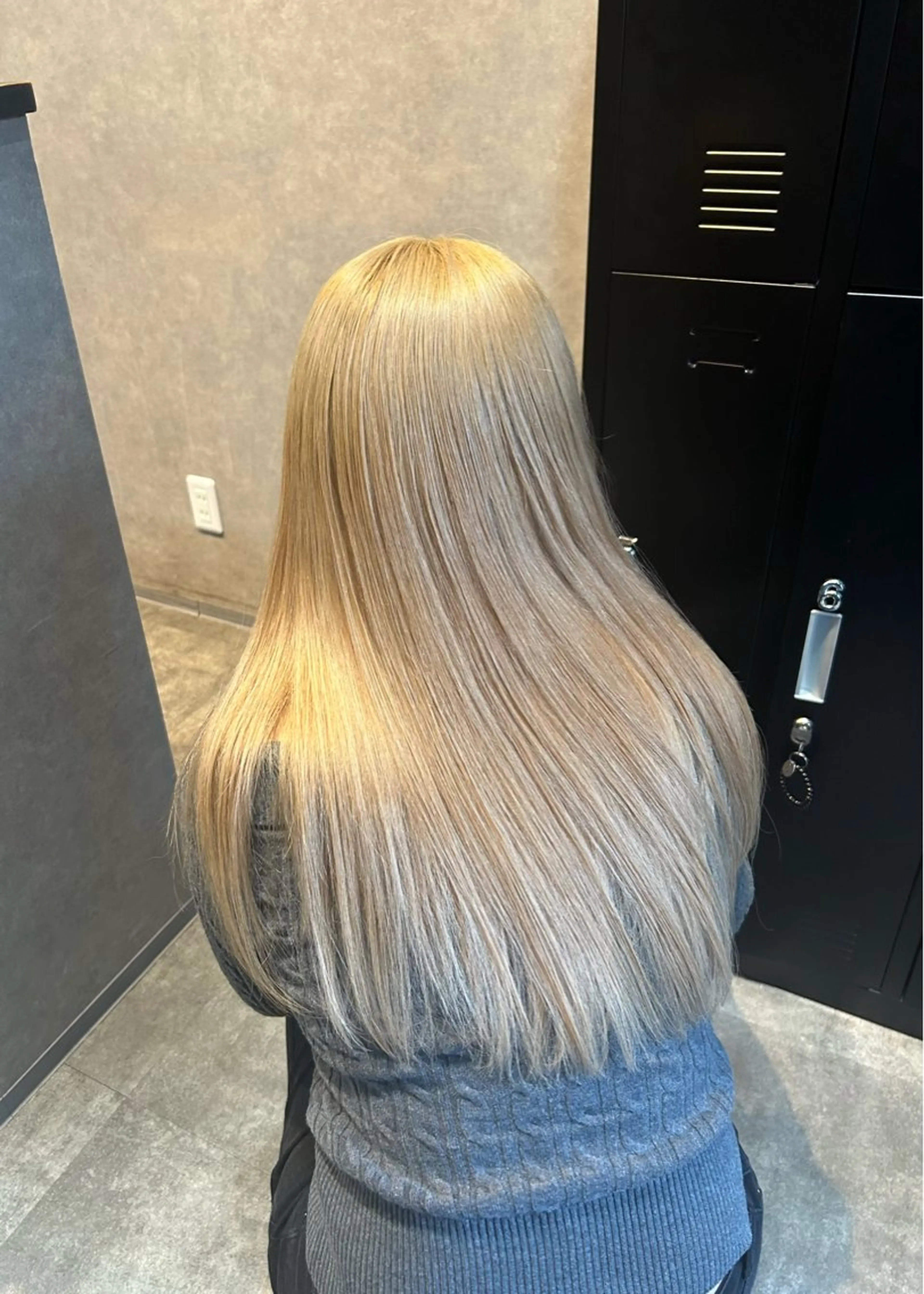 ロング カラー ベージュカラー ブリーチ ブリーチなしカラー オレンジ ホワイトベージュ miharu‪‪/ ハイトーン/複雑履歴のヘアスタイル