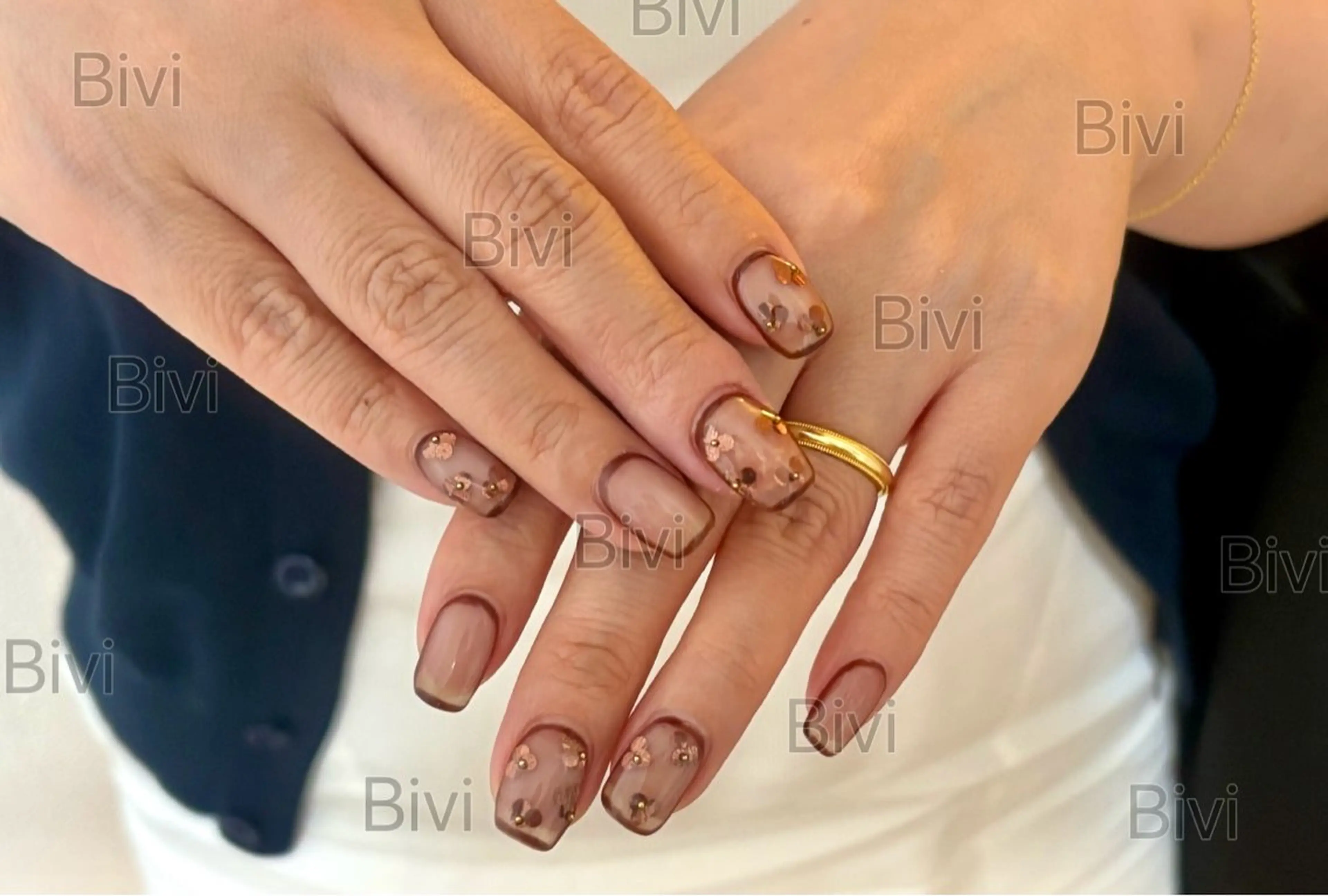 ネイル 持ち込み ハンドネイル ハンドケア ♡Bivi♡自爪に 優しいネイルサロンのネイルデザイン