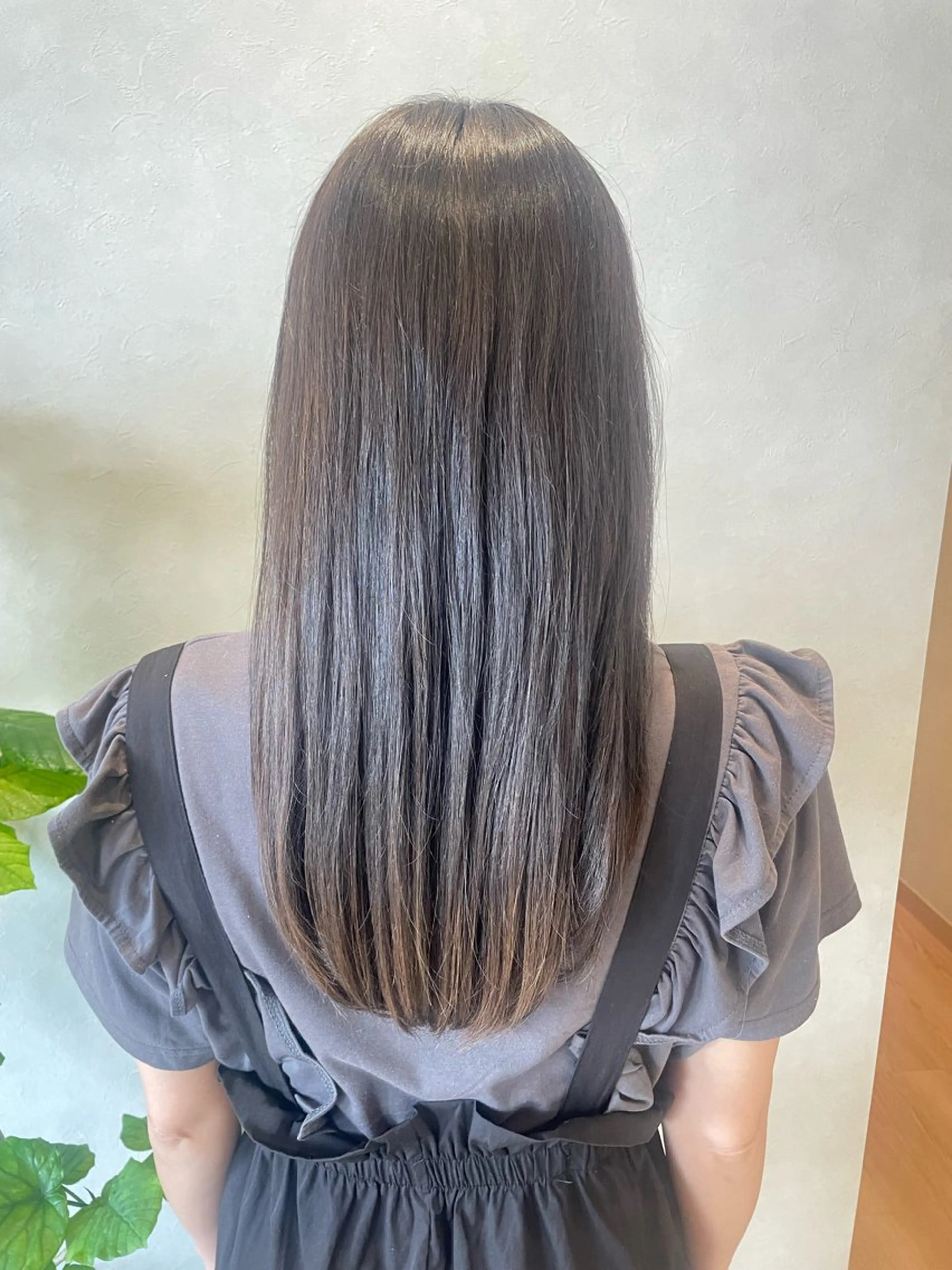 ロング アッシュ 太田 香奈江のヘアスタイル