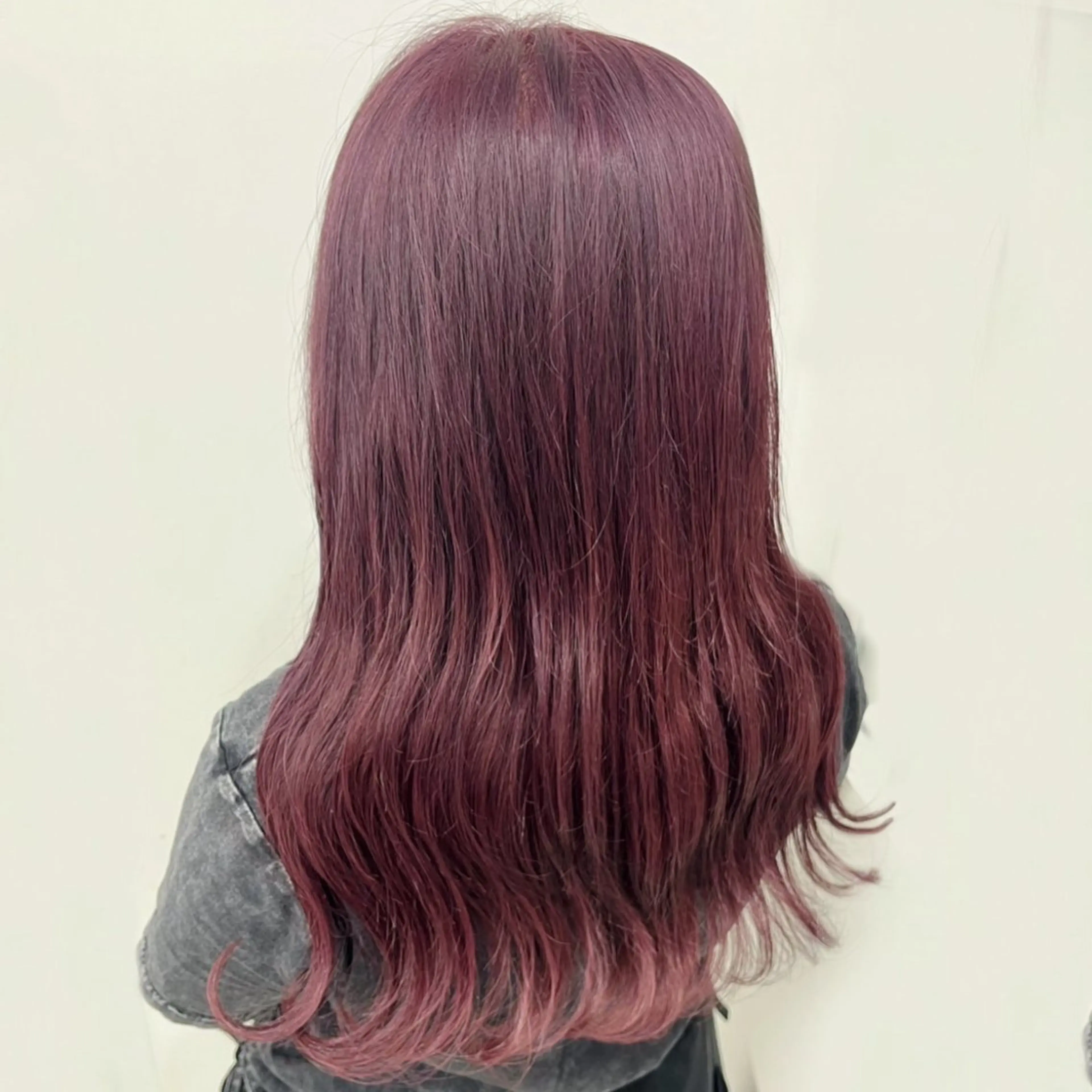 ロング カラー ヘアアレンジ ベージュカラー ブリーチ カシス ラベンダーカラー ブリーチなしカラー 古沢 みづきのヘアスタイル