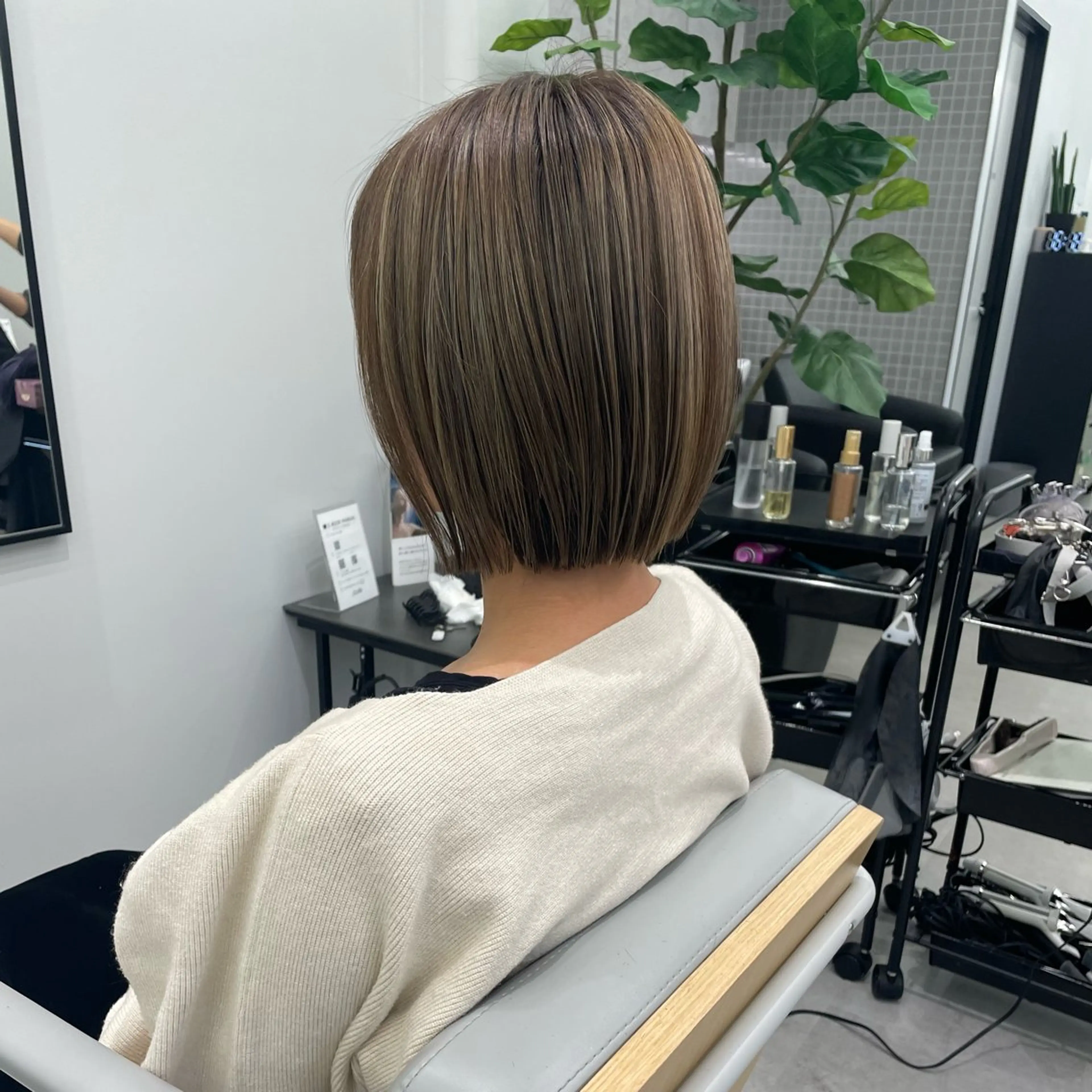 ショート 切りっぱなしボブ ボブ joule 藤原沙綾のヘアスタイル