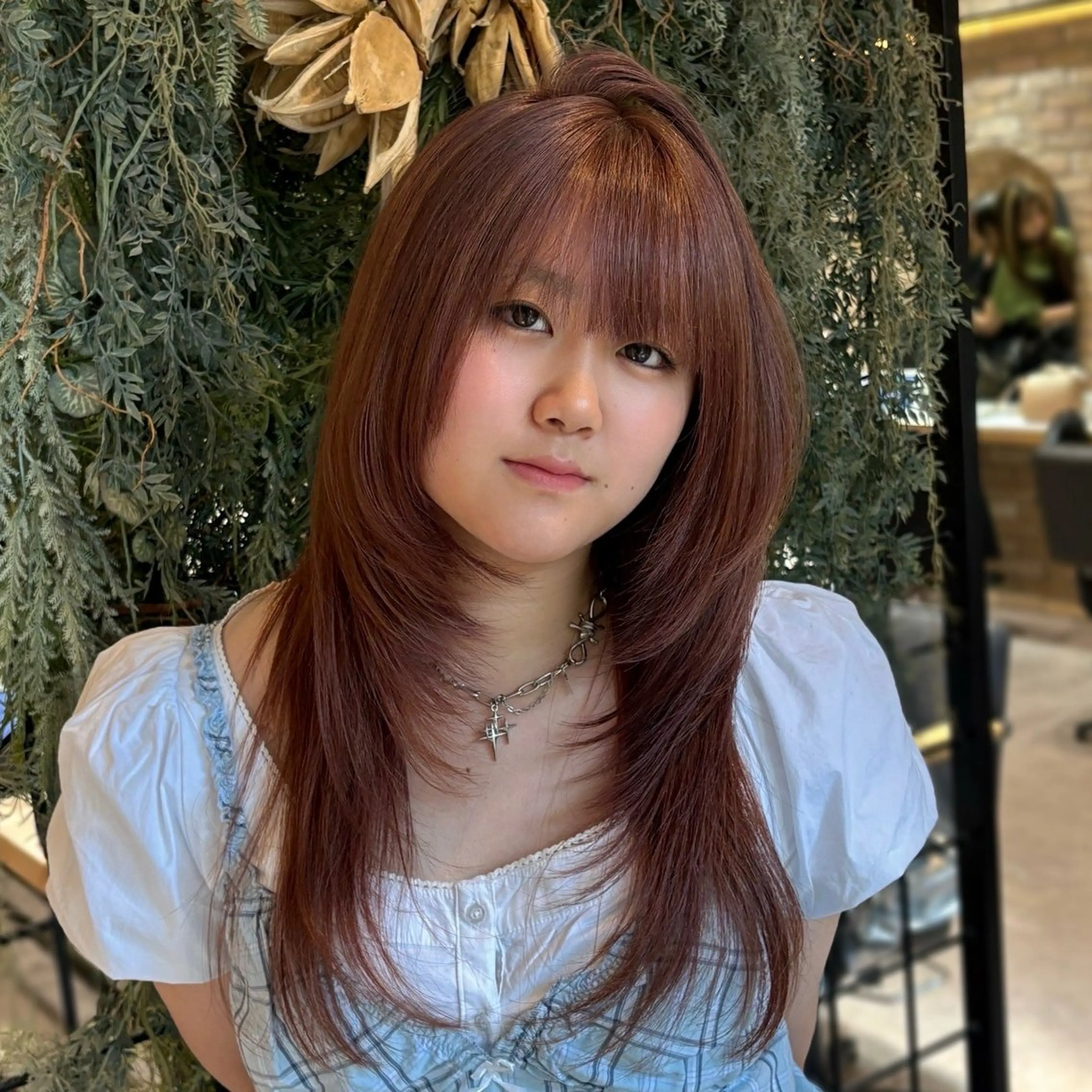 ロング カラー ヘアアレンジ ブリーチ ダブルカラー レイヤーカット フェザー/シャドウ/ 酸性ストレートのヘアスタイル