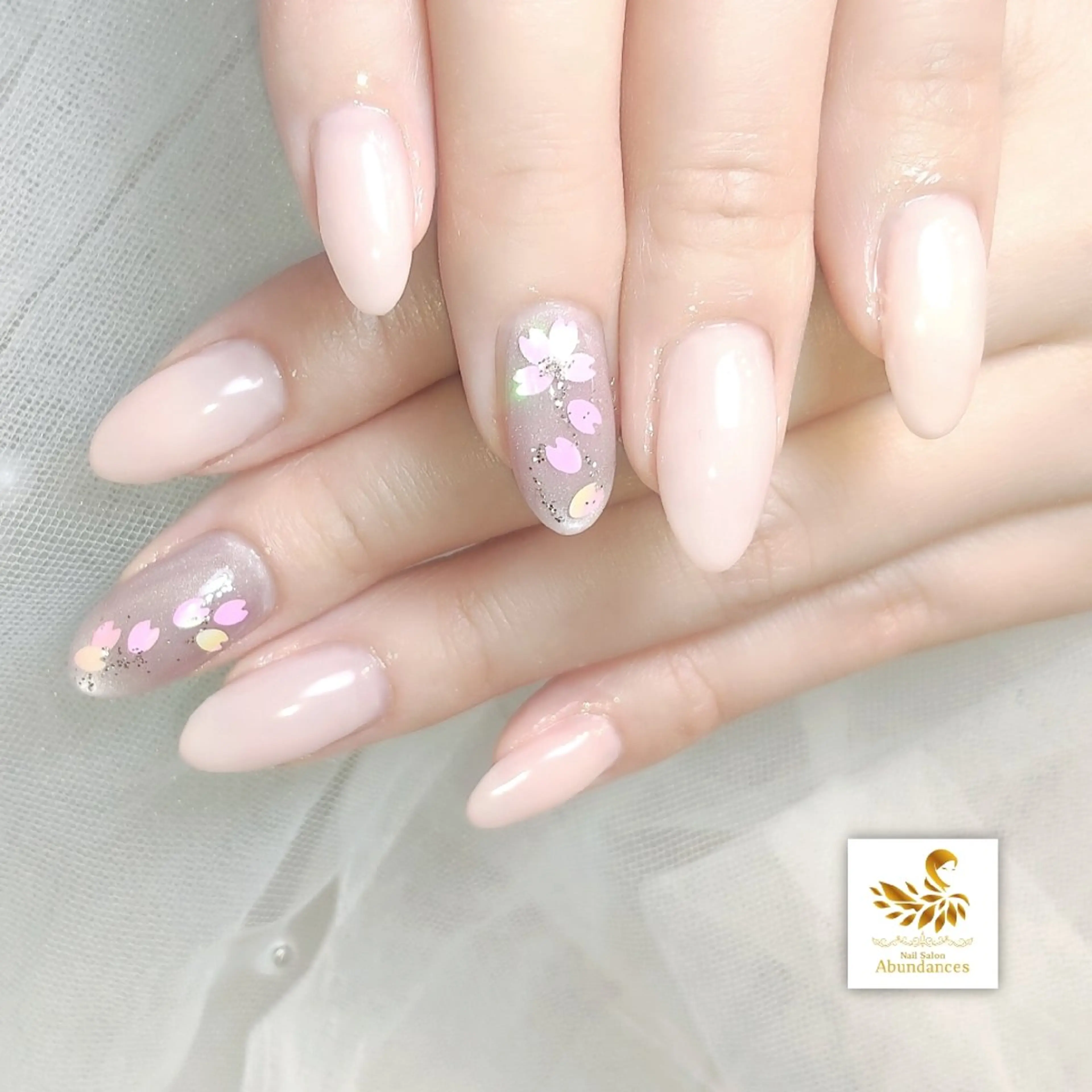 ネイル 桜ネイル 入学式 ハンドネイル 完全予約制個室サロン Abundancesのネイルデザイン