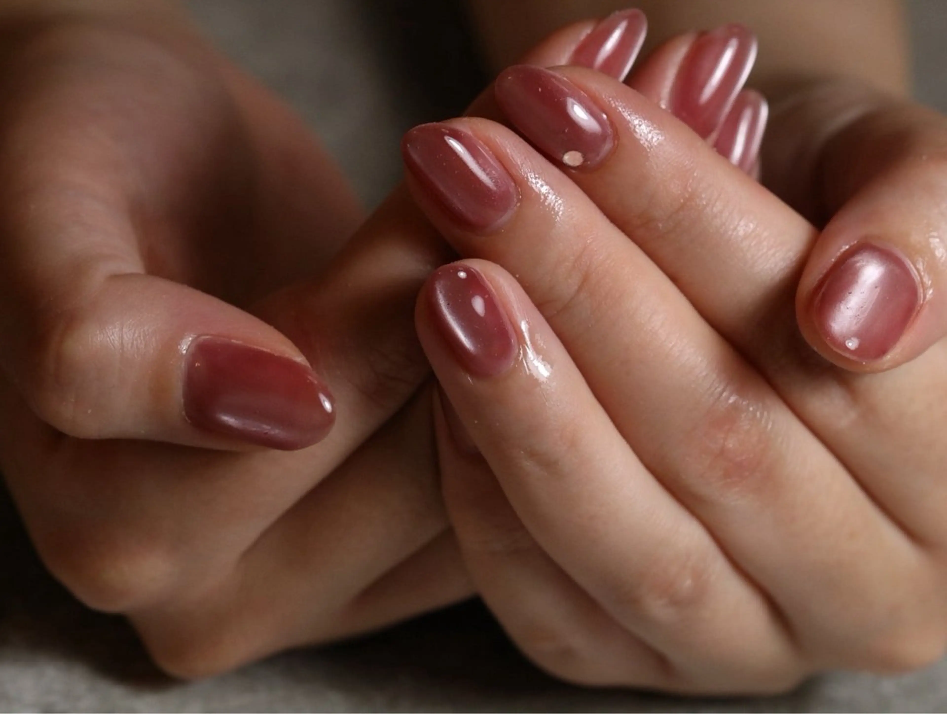 ネイル 赤色 Ayaka nail salonStrhoのネイルデザイン