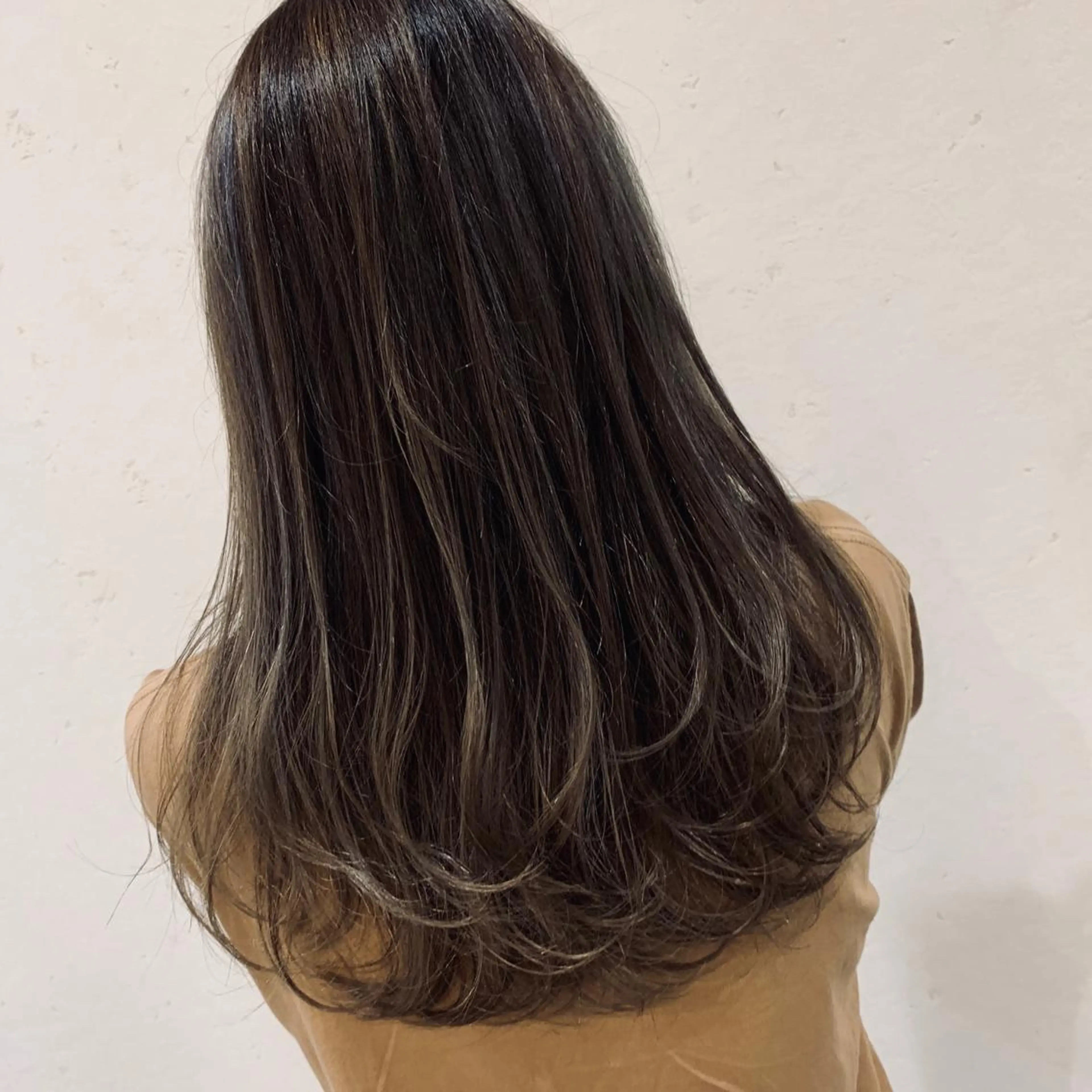 ロング カット ヘアカラー トリートメント 髪質改善 🍀岡村凌也のヘアスタイル