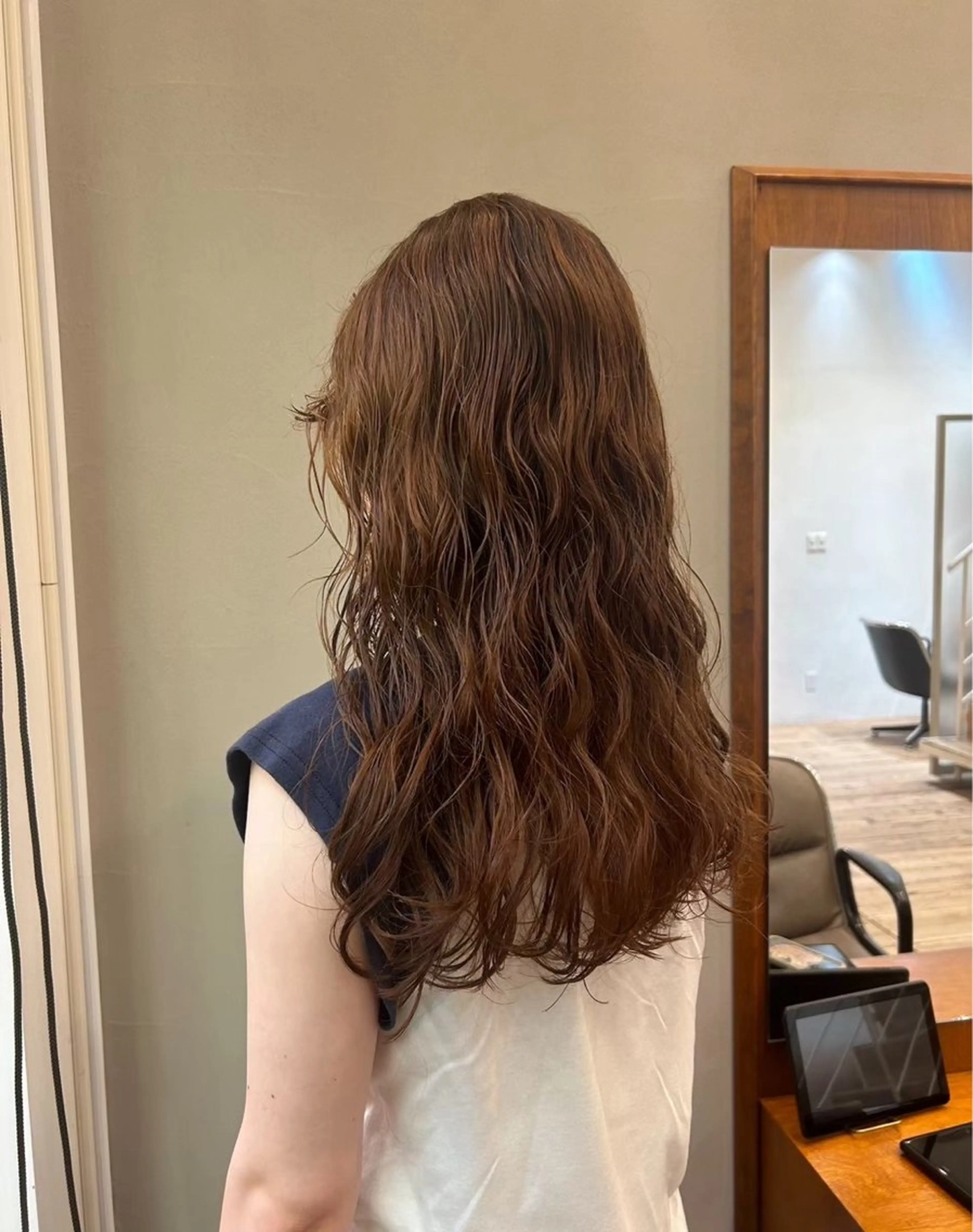 ロング パーマ 透明感カラー/艶カラ ー✨あきとのヘアスタイル