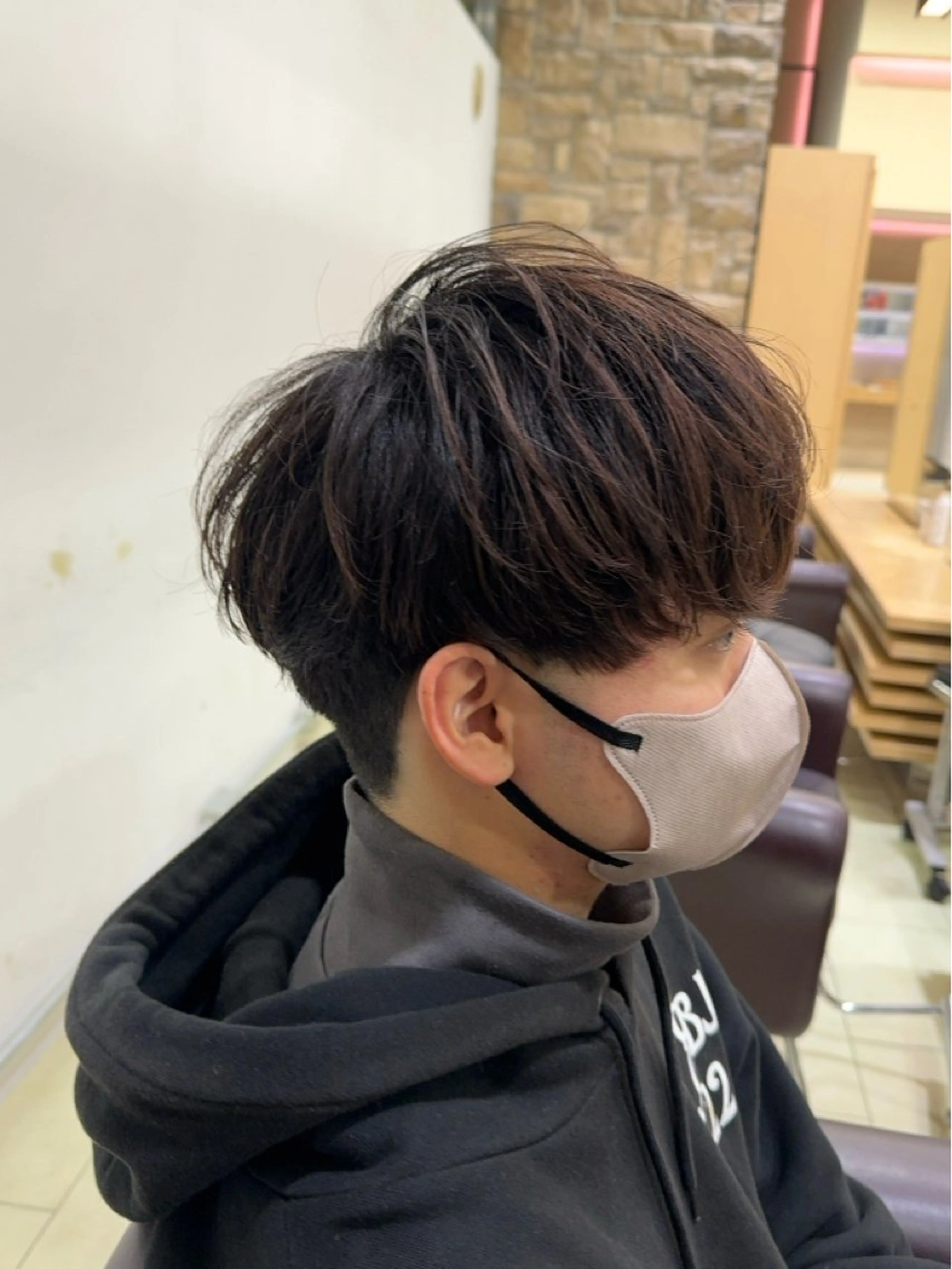 メンズ カット レイヤー/センター パート/坂本翔のヘアスタイル