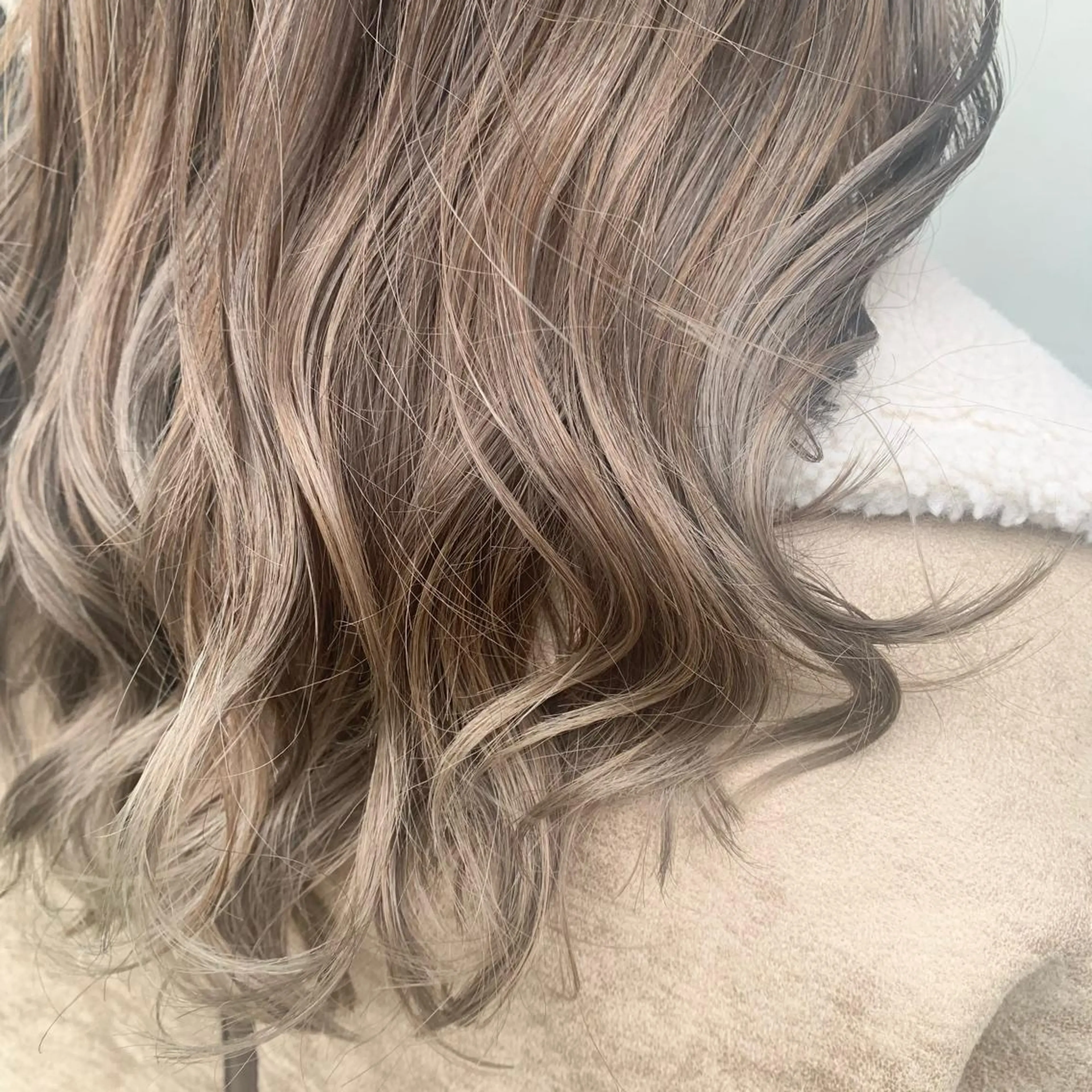 ロング ヘアカラー トリートメント ︎︎🧸 ユリ ︎︎🧸のヘアスタイル