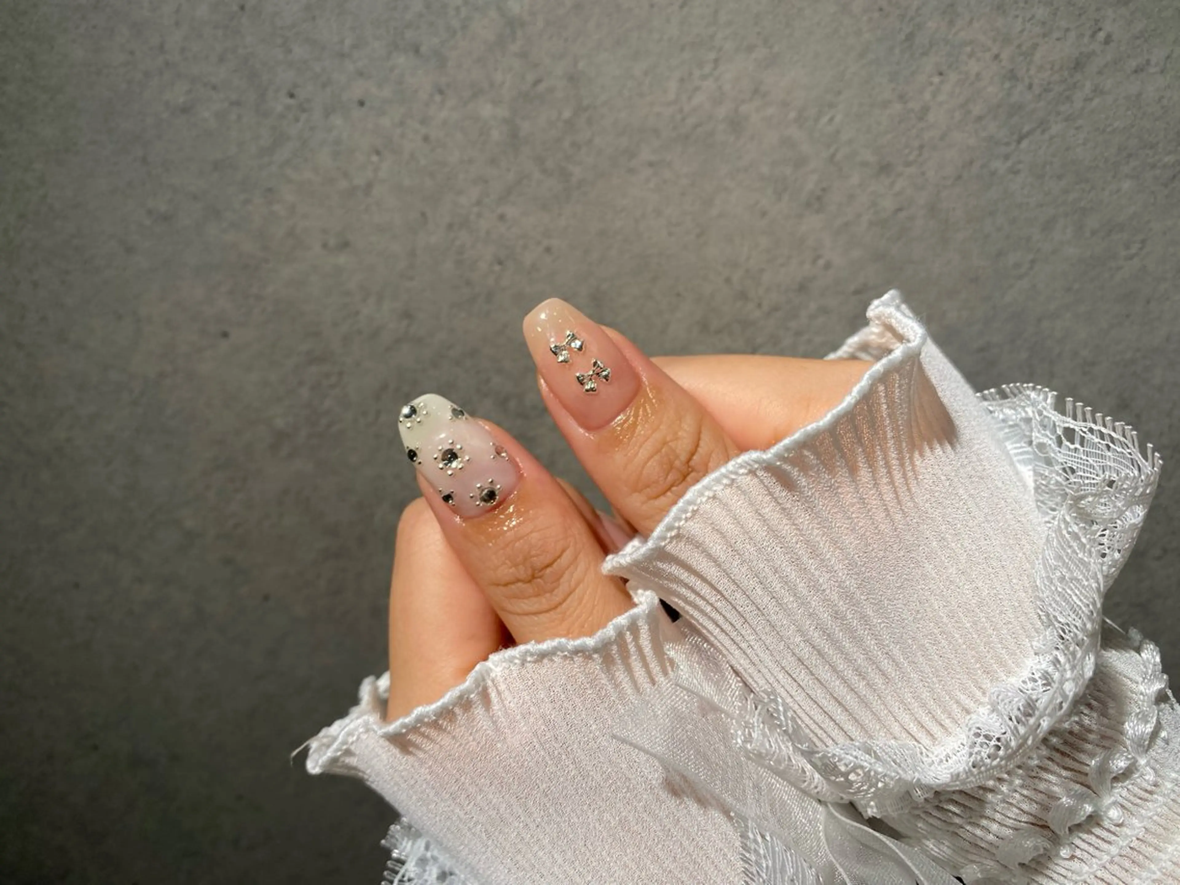 ネイル I-nailロング /ワンホン/キラキラのネイルデザイン