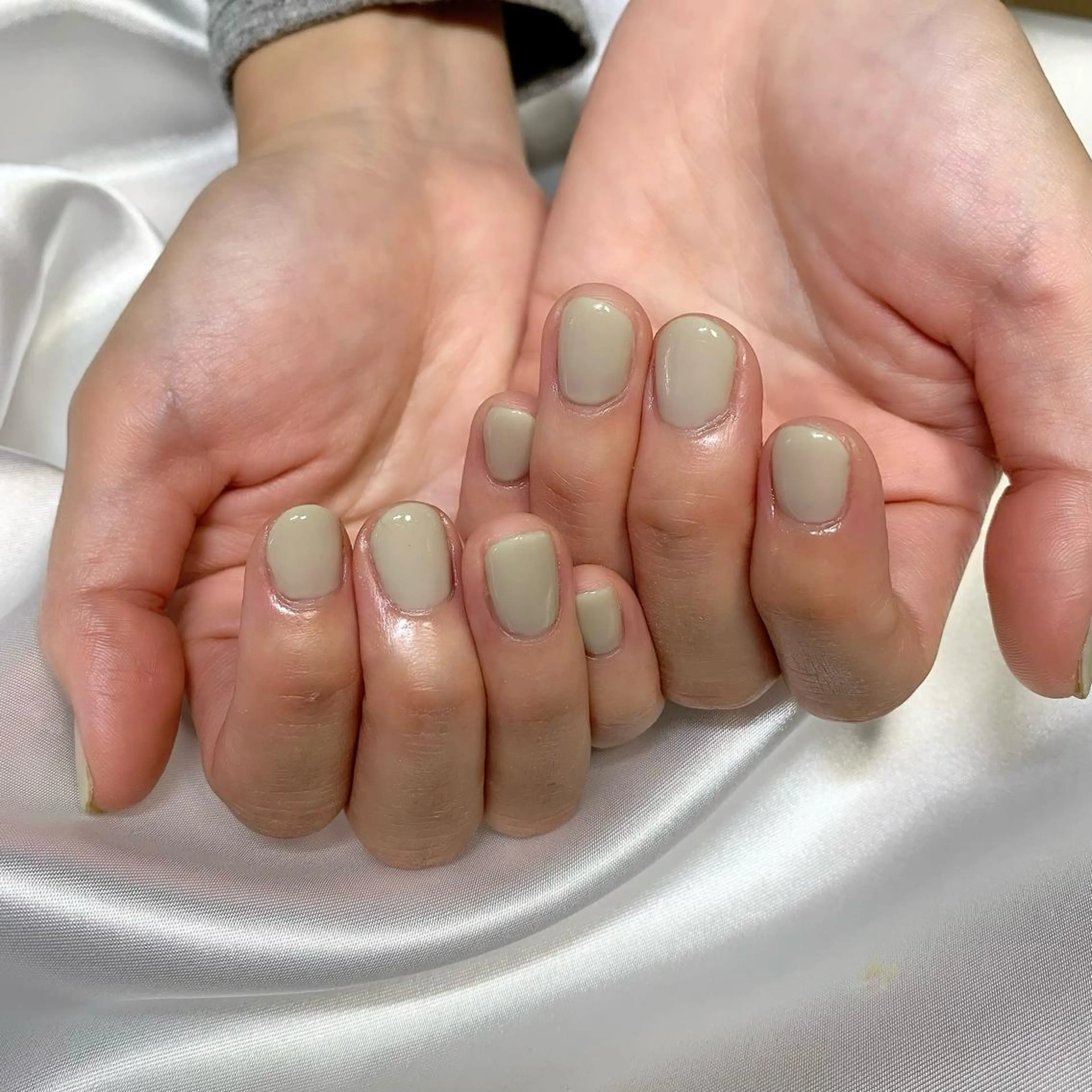 カラー ハンドネイル Lucid Fleur Amiのネイルデザイン