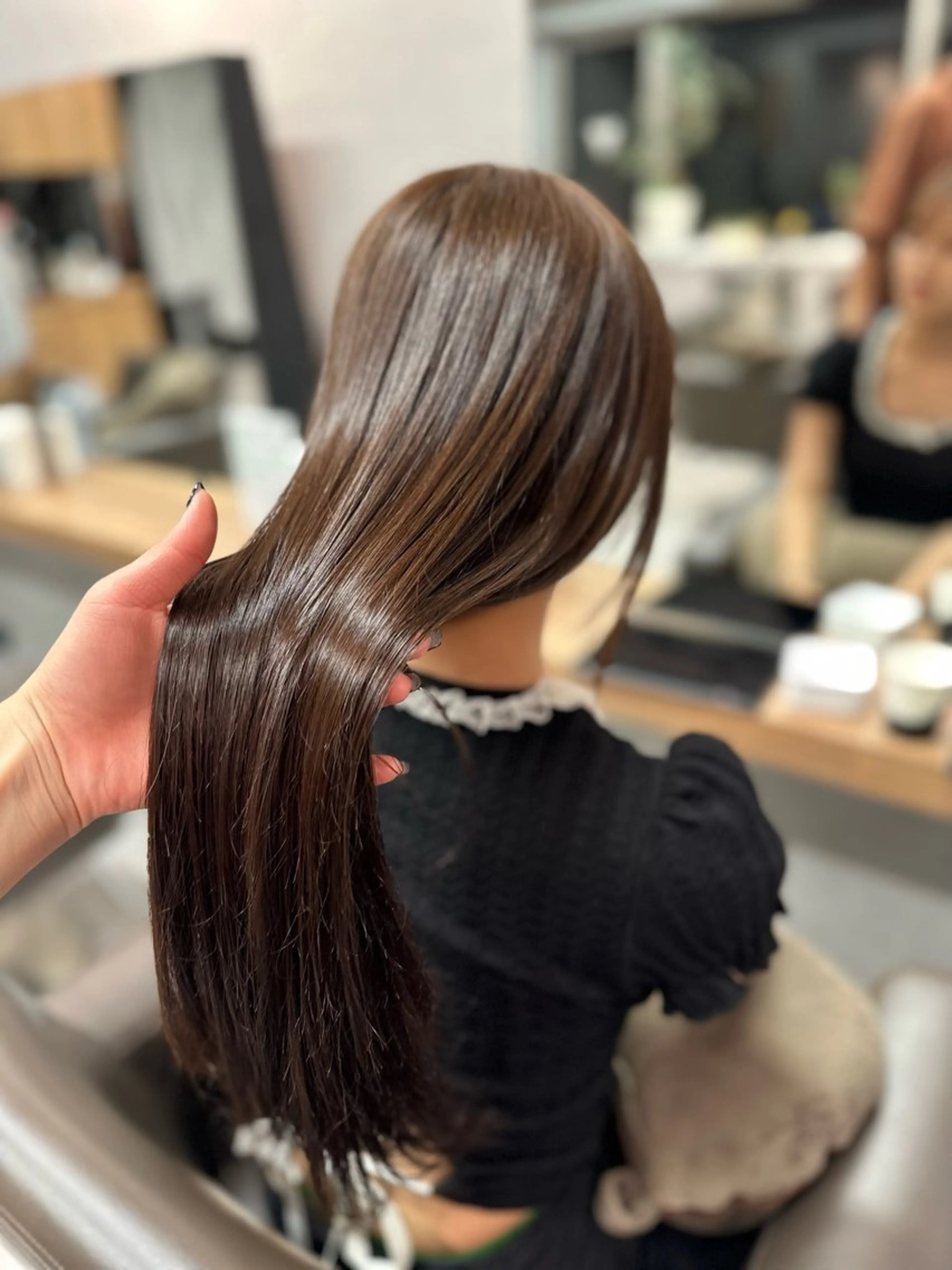 ロング 銀座レイヤーカット ×シースルー前髪のヘアスタイル