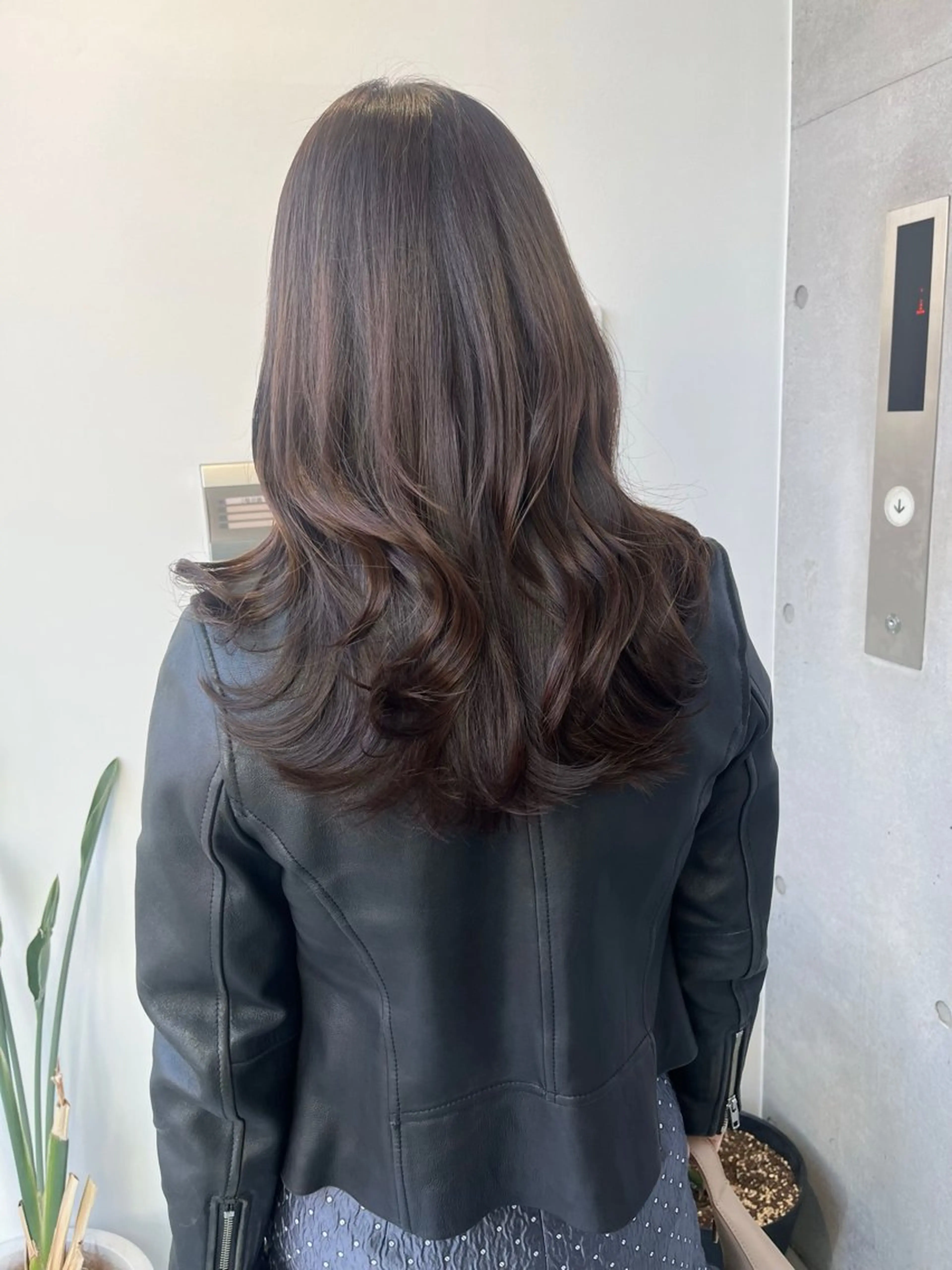 ロング カラー パーマ ヘアアレンジ カット ヘアカラー トリートメント ヘアセット 透明感/オリーブ/ グレージュ/YUKAのヘアスタイル