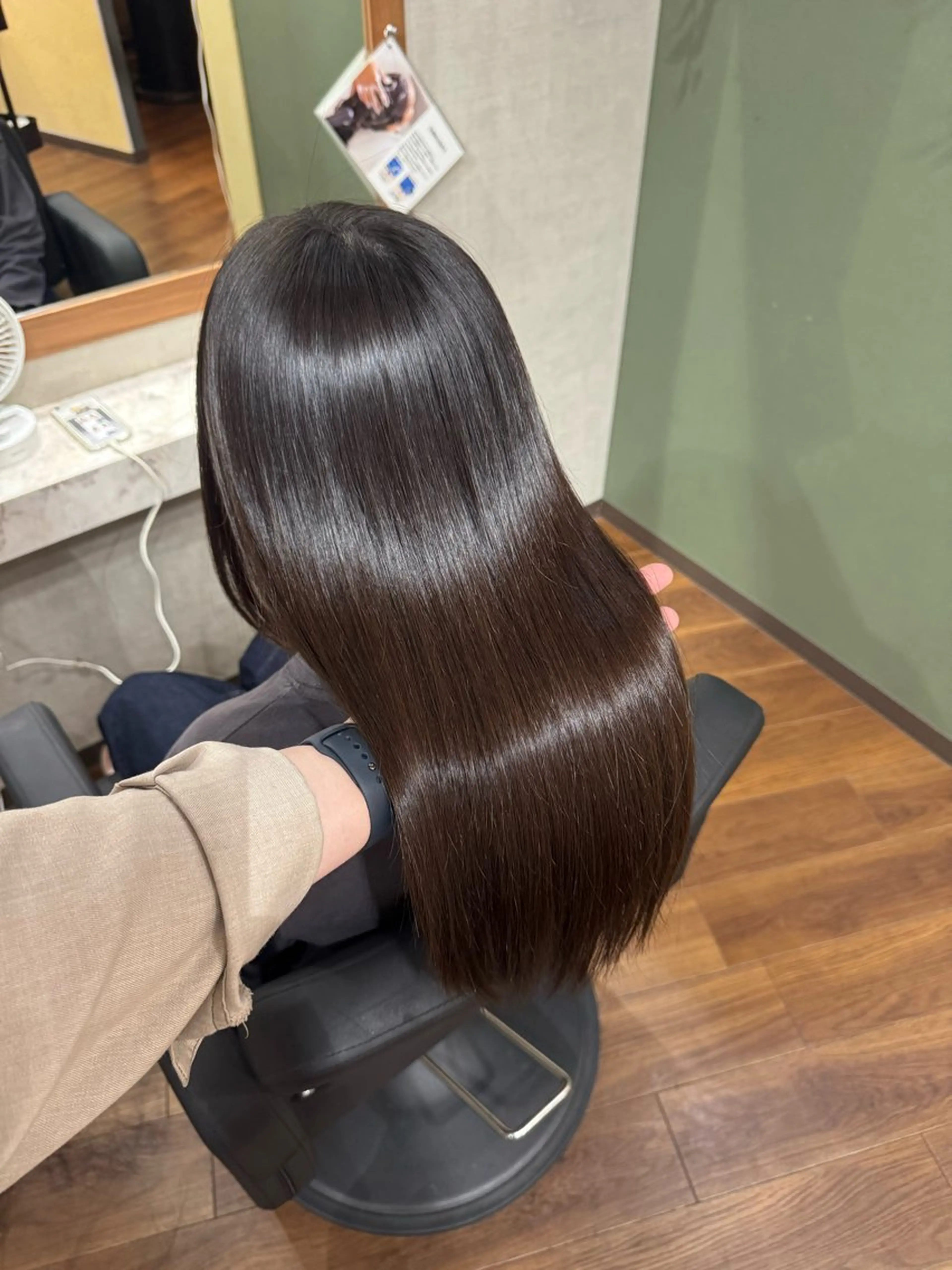 セミロング カラー 髪質改善 トリートメント カット ヘアカラー トリートメント 髪質改善特化 長澤友哉のヘアスタイル