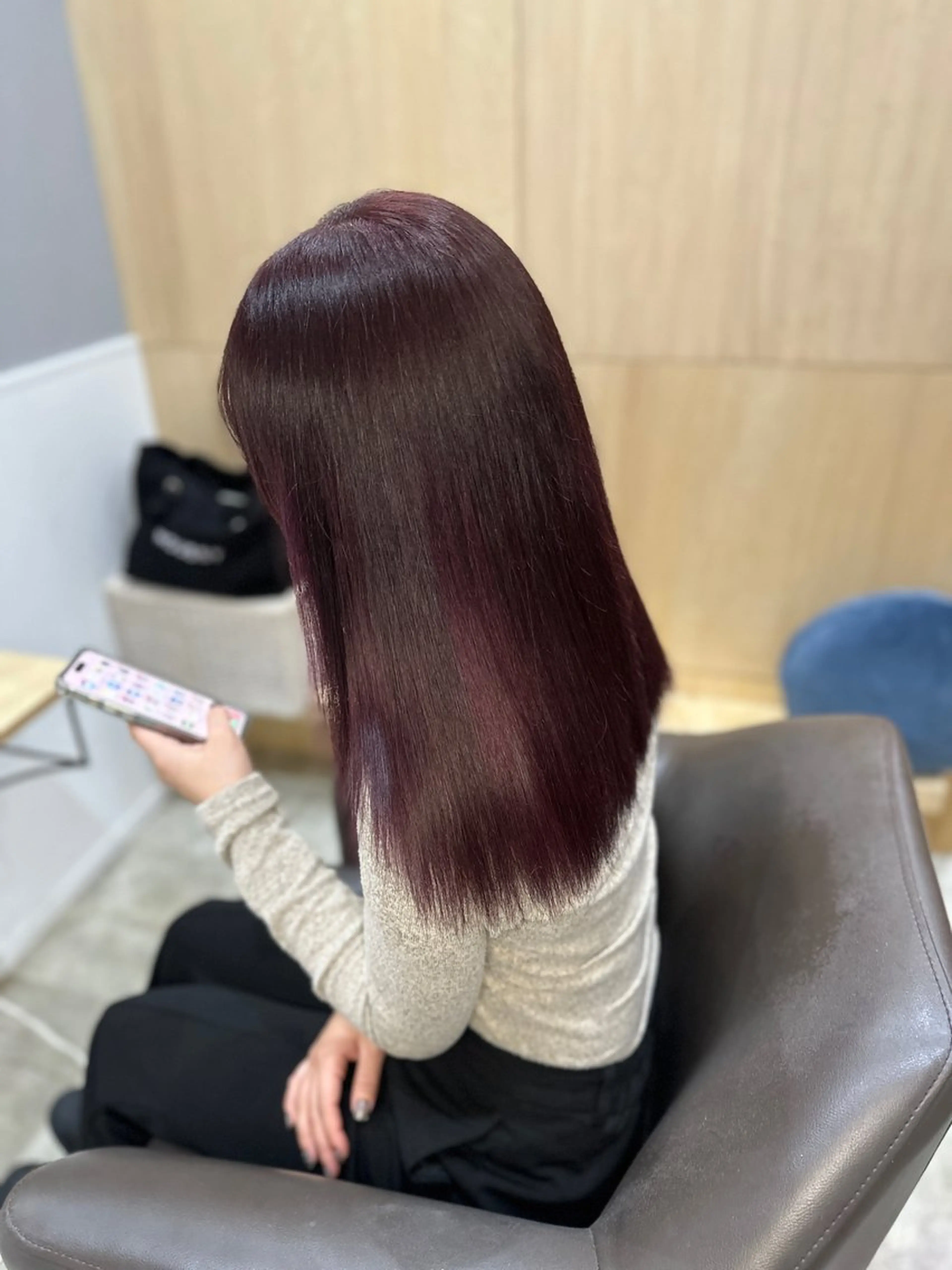 ミディアム ピンクブラウン カット ヘアカラー トリートメント miloc MOMOKAのヘアスタイル