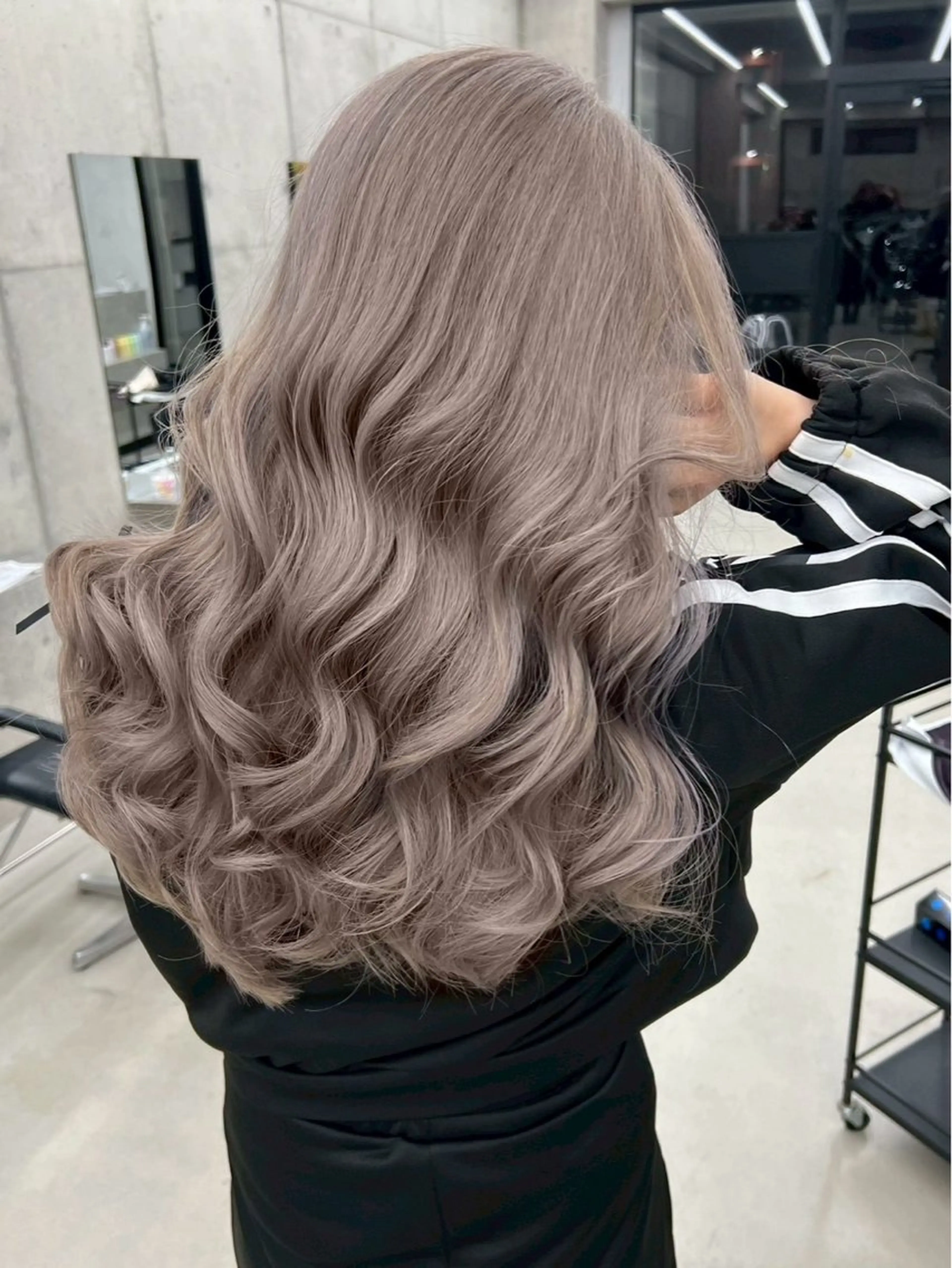 ロング カラー ヘアカラー 大平 琶月のヘアスタイル