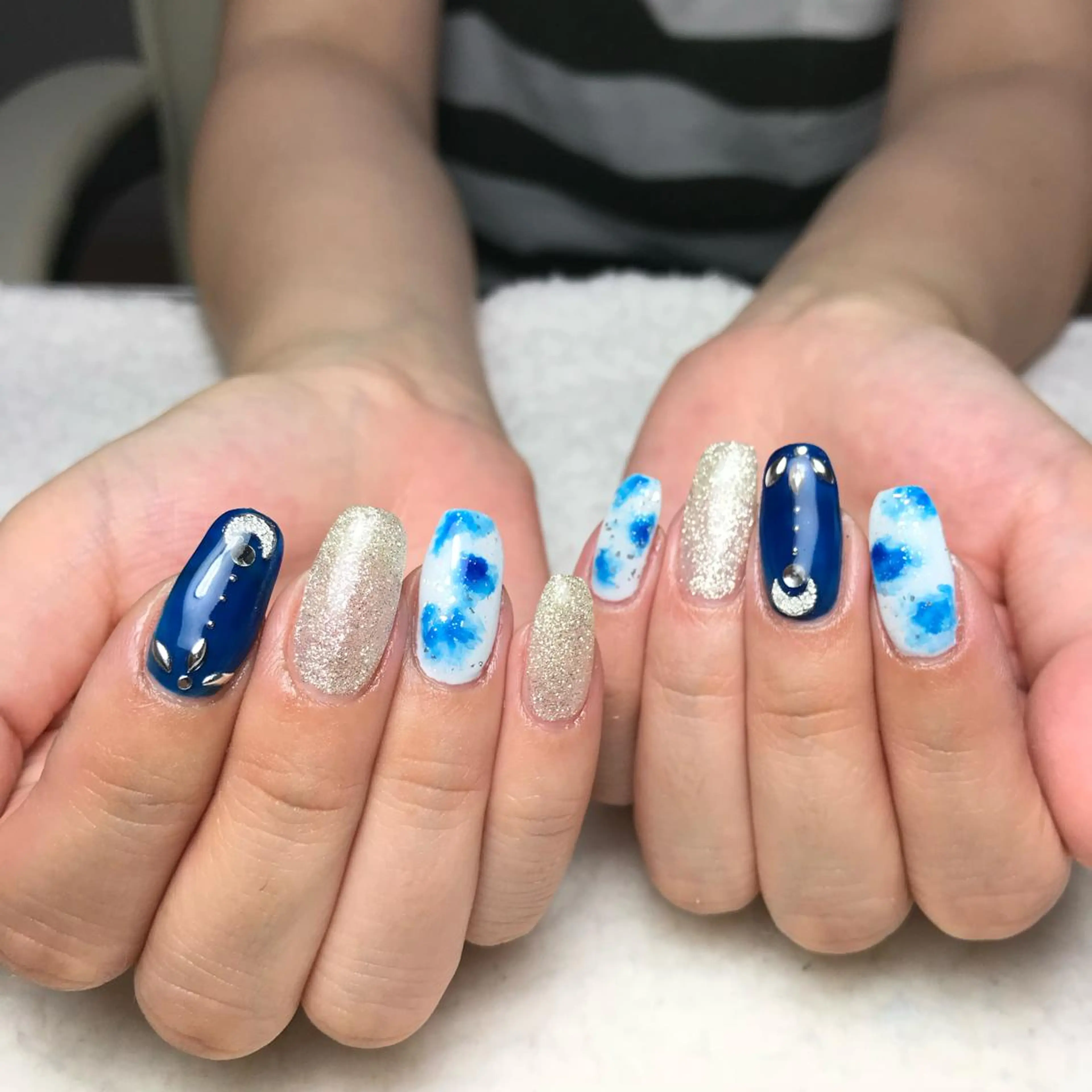 ネイル ブルー ハンドネイル COCO +のエステ・リラクイメージ