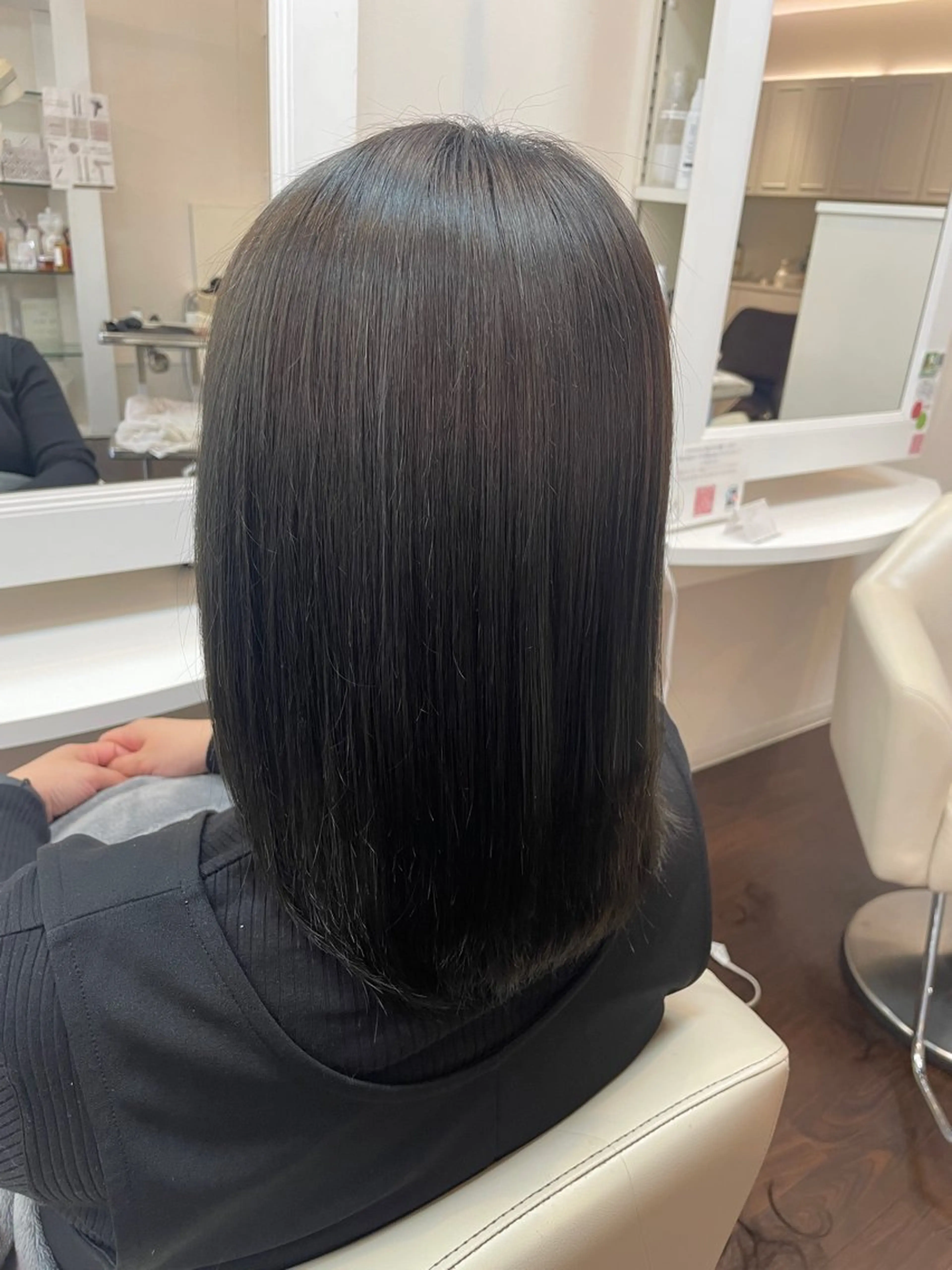 ミディアム ヘアカラー トリートメント 秋山 麗奈のヘアスタイル