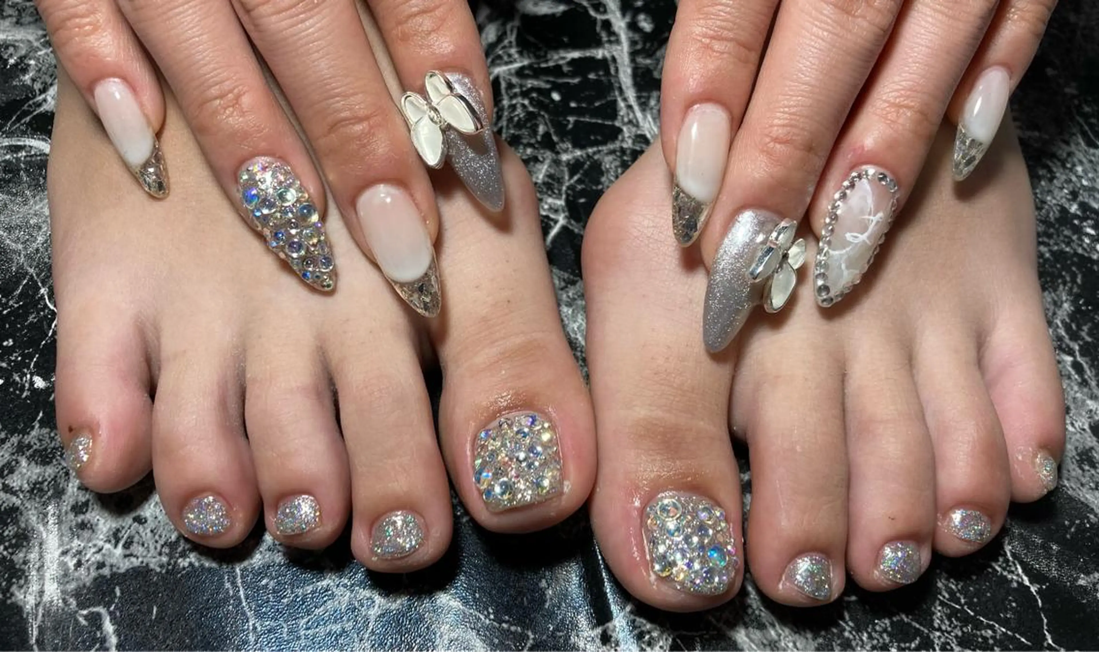 ネイル ハンドネイル フットネイル ✴︎ Delightのネイルデザイン