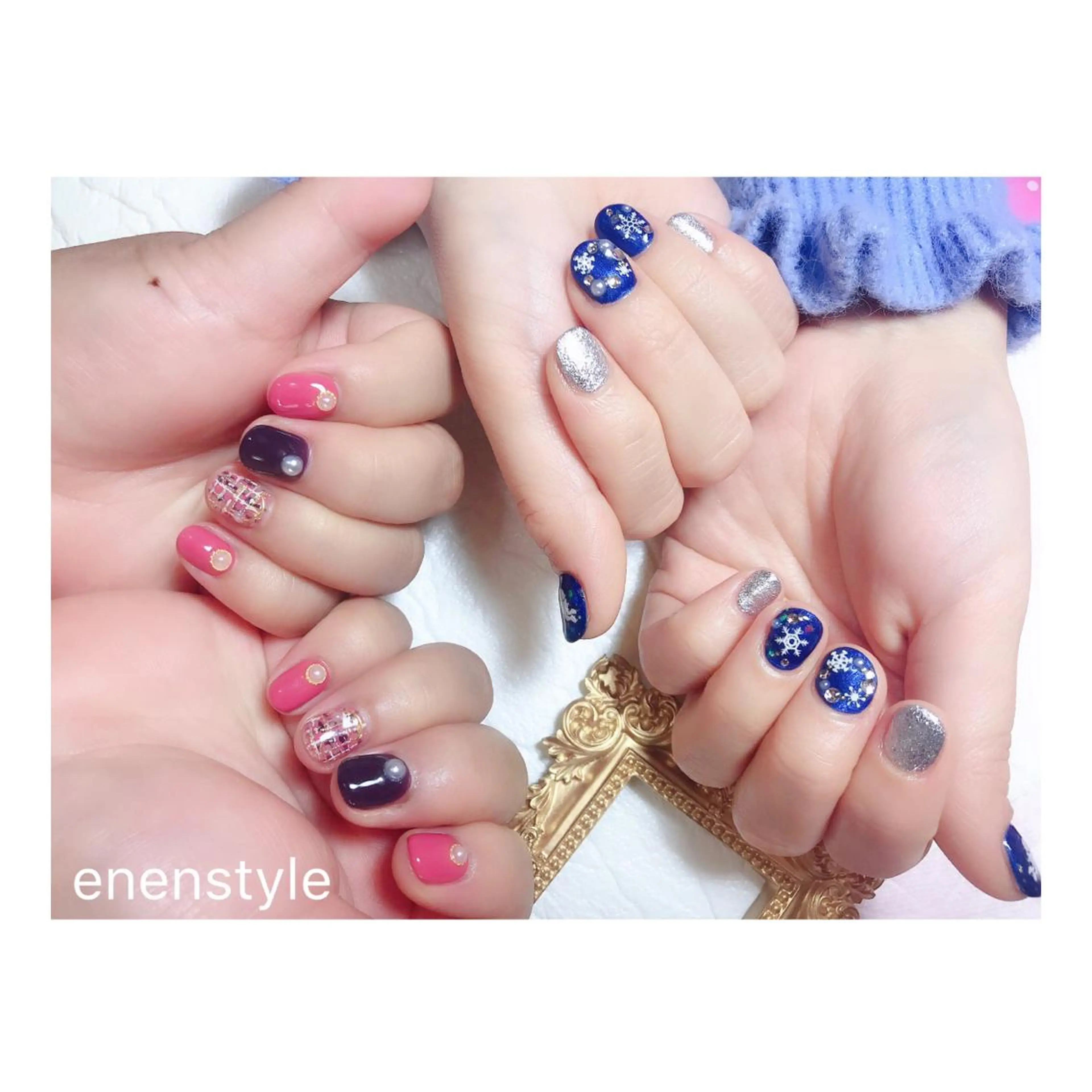 ショート ネイル クリスマス ブルー ジェルネイル ニュアンスネイル オフィスネイル ハンドネイル 👑enen style👑のネイルデザイン