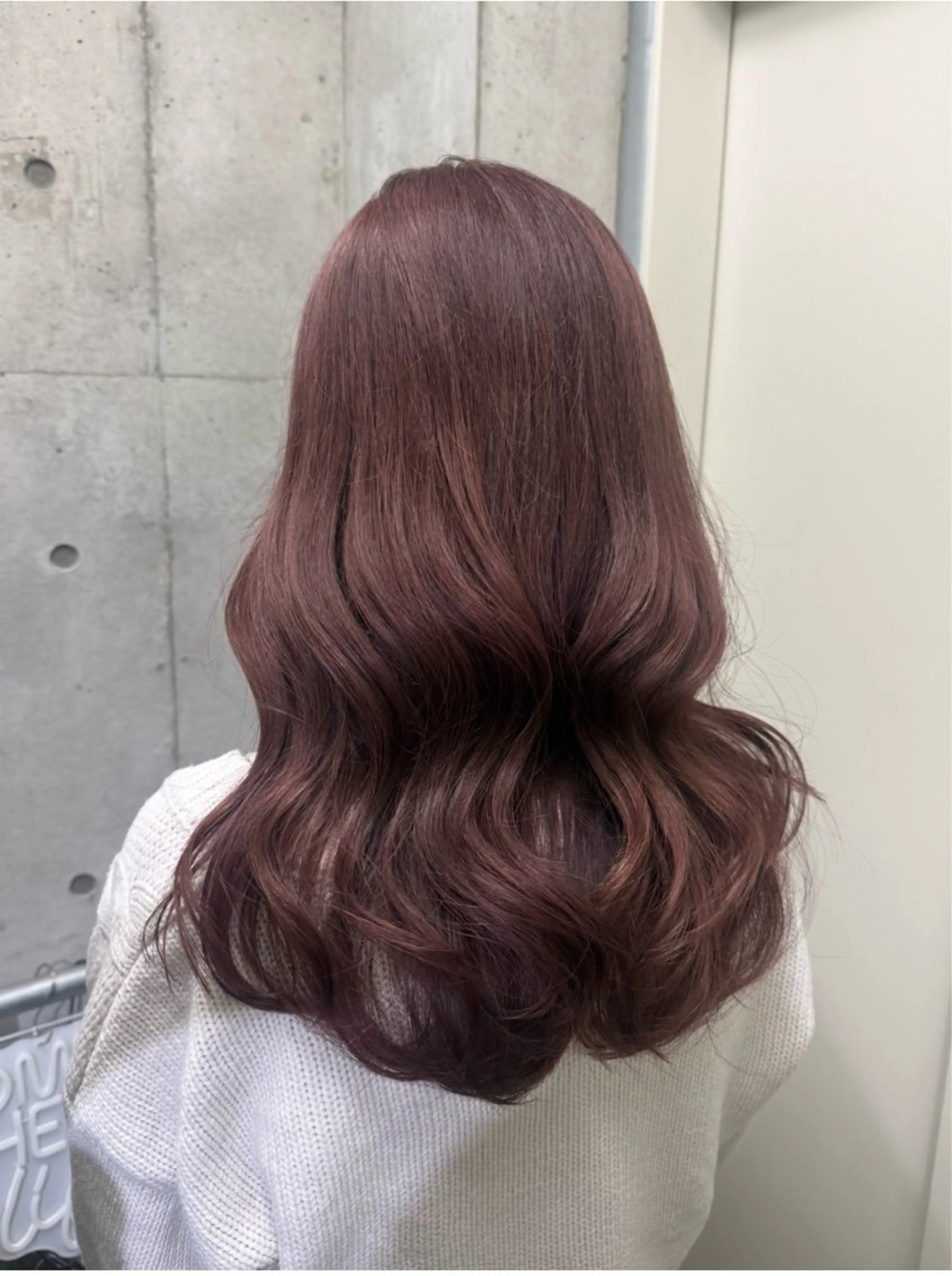 ロング カラー ヘアアレンジ ブラウンカラー ラベンダーカラー ラベンダーピンク ピンクカラー ピンクブラウン カット ヘアカラー トリートメント なな 顔周りカット/ 透明感カラーのヘアスタイル